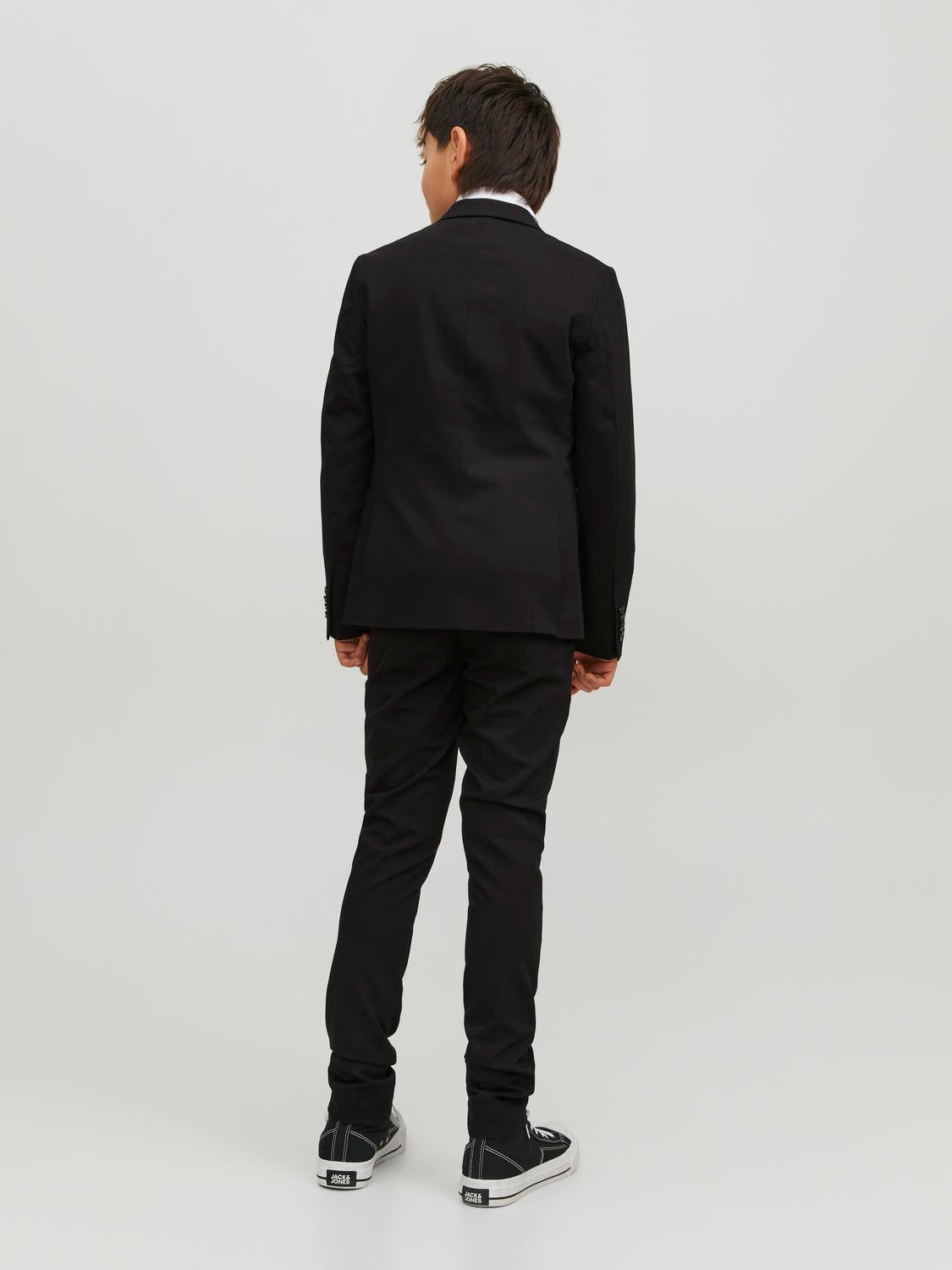 model_shot-back