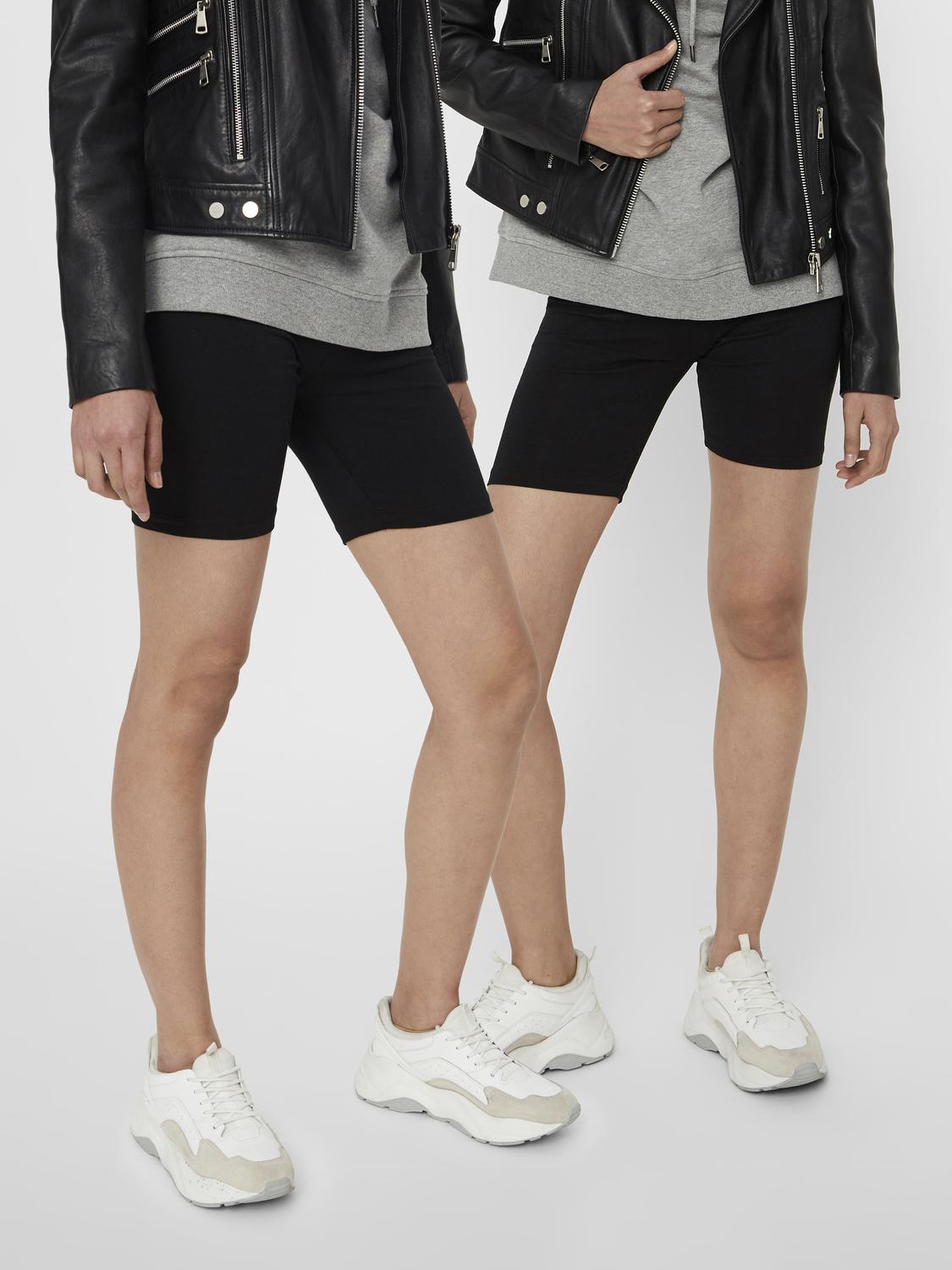 model_shot-front