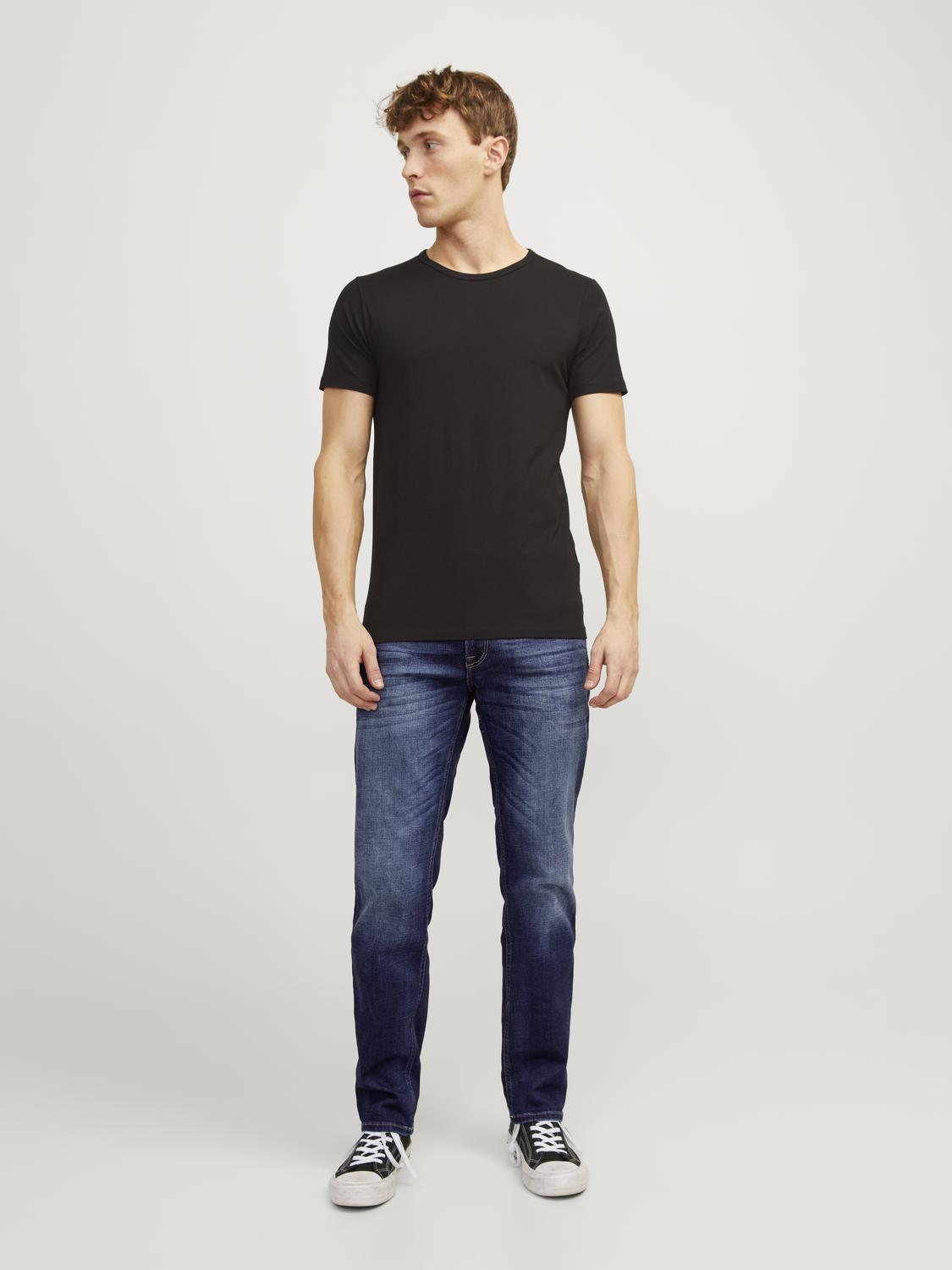 model_shot-front_full