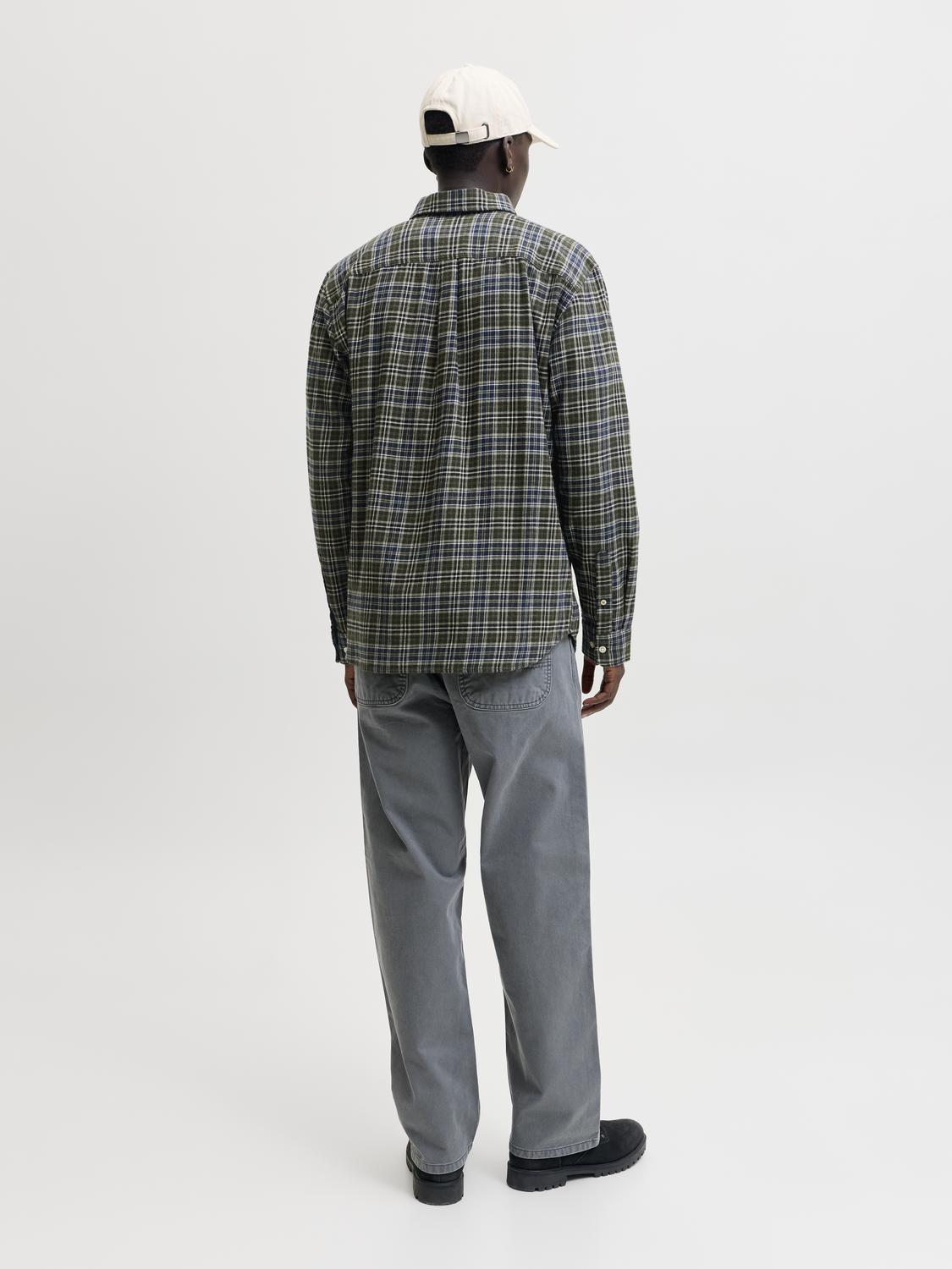 model_shot-back