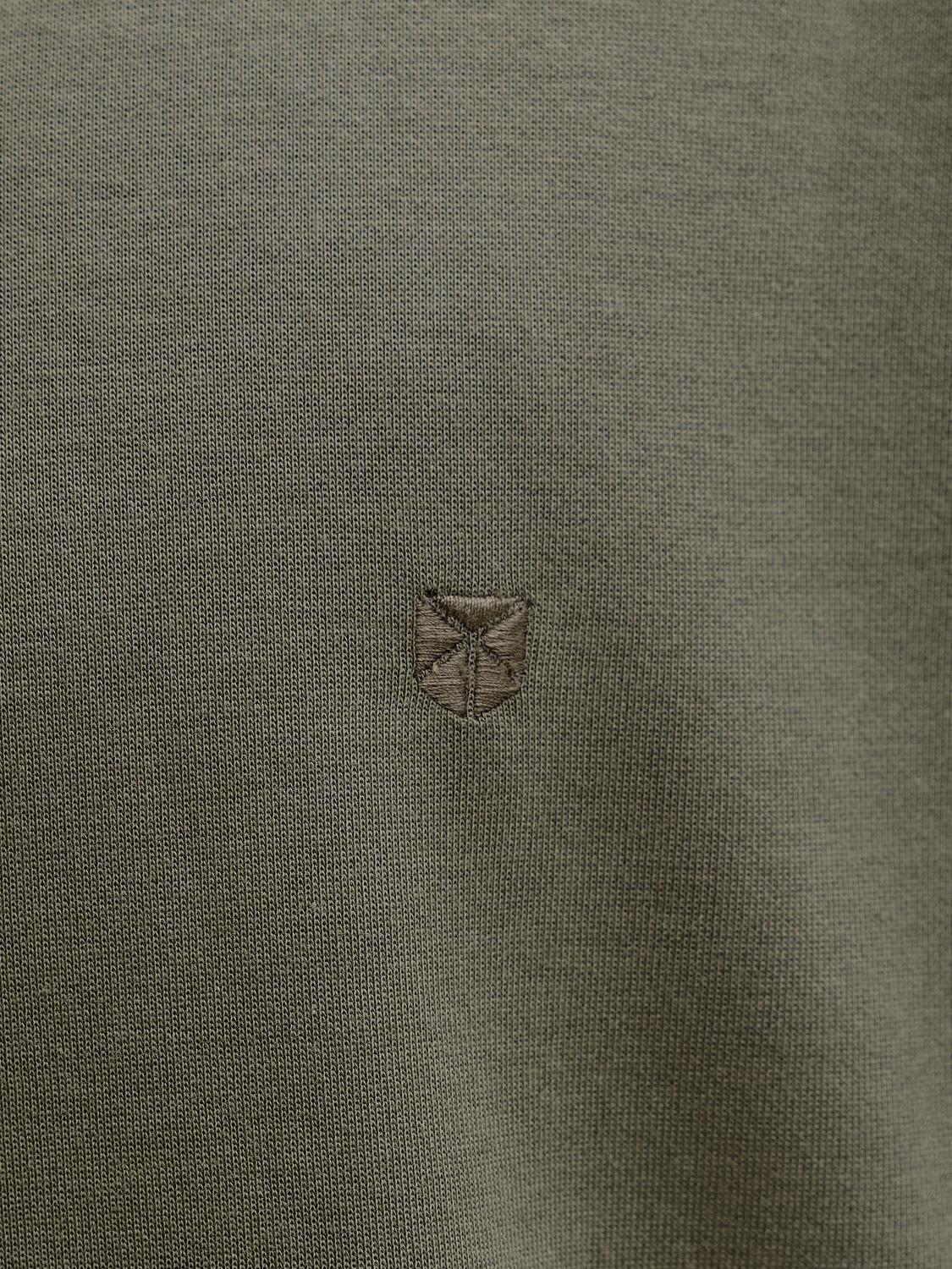 model_shot-detail