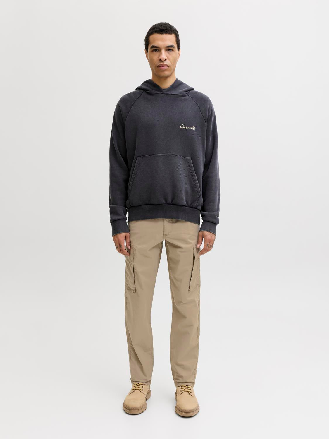 model_shot-front_full