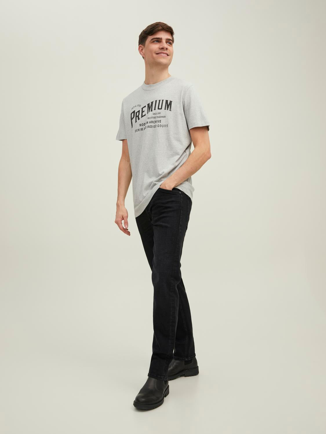 model_shot-front_full