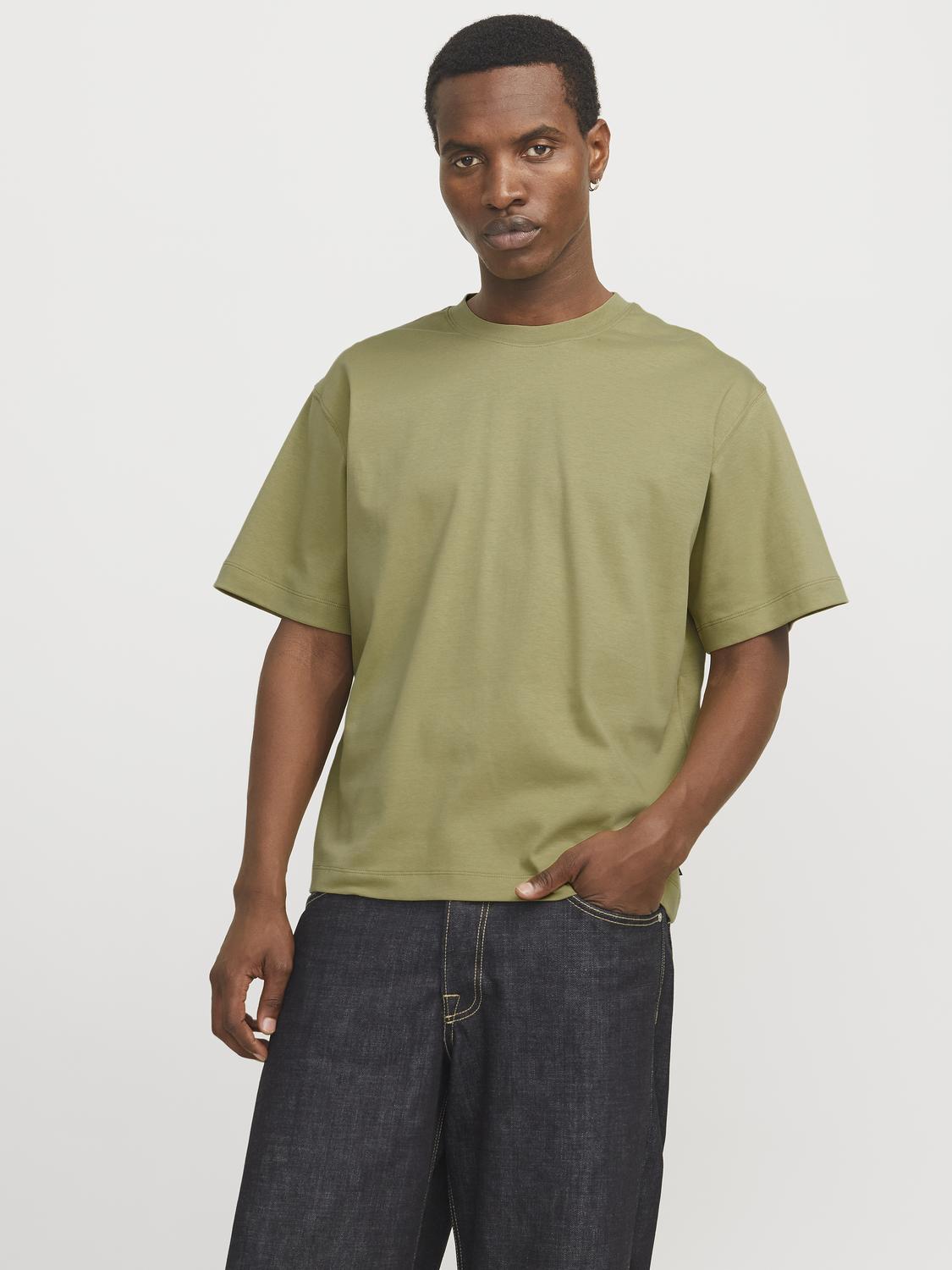 model_shot-front