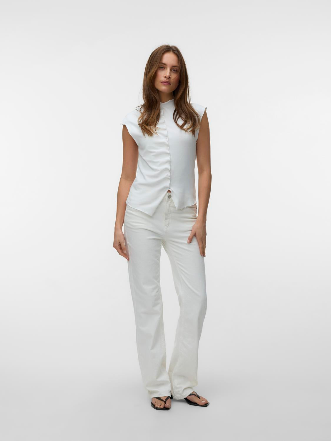 model_shot-front