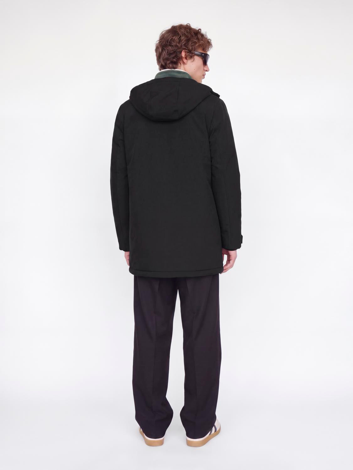 model_shot-back