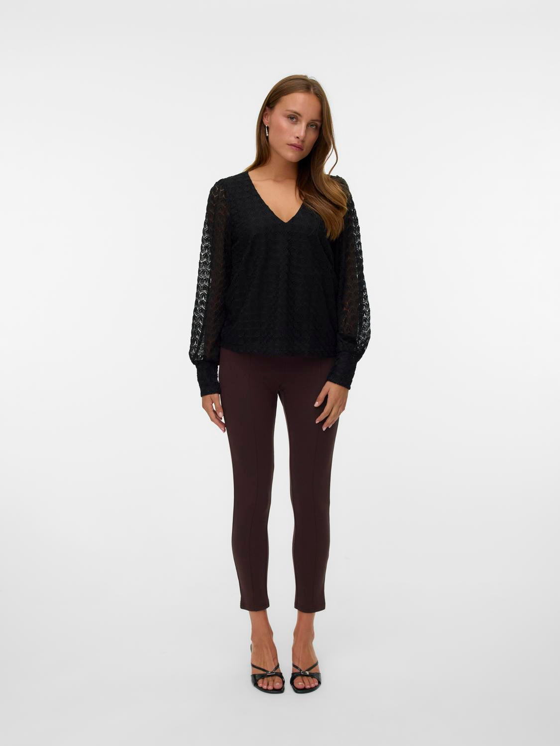 model_shot-front