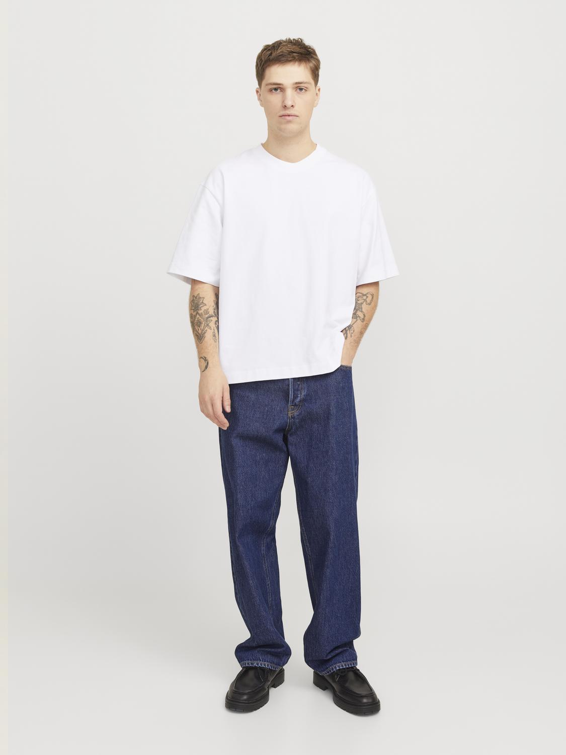 model_shot-front_full
