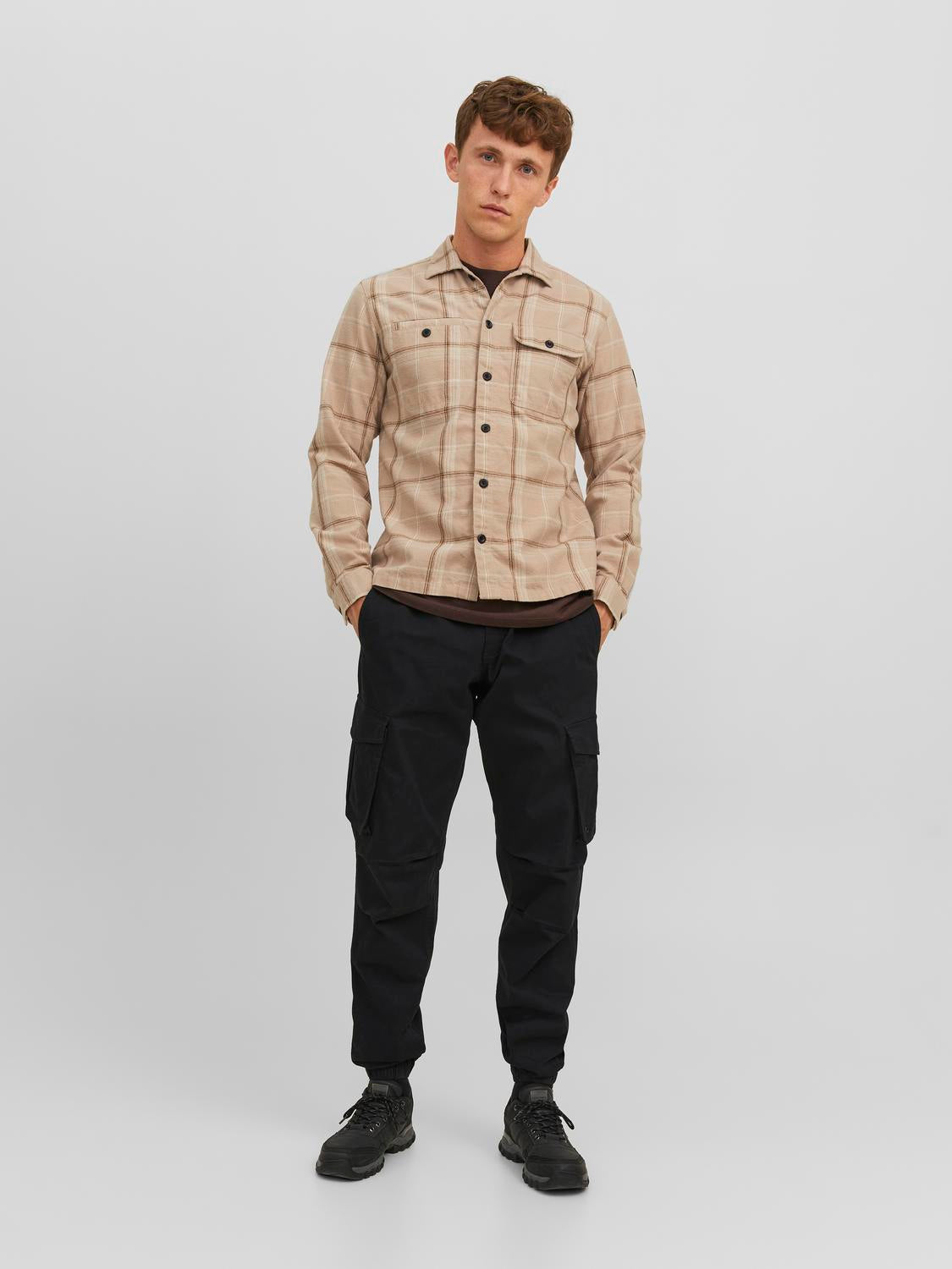 model_shot-front_full