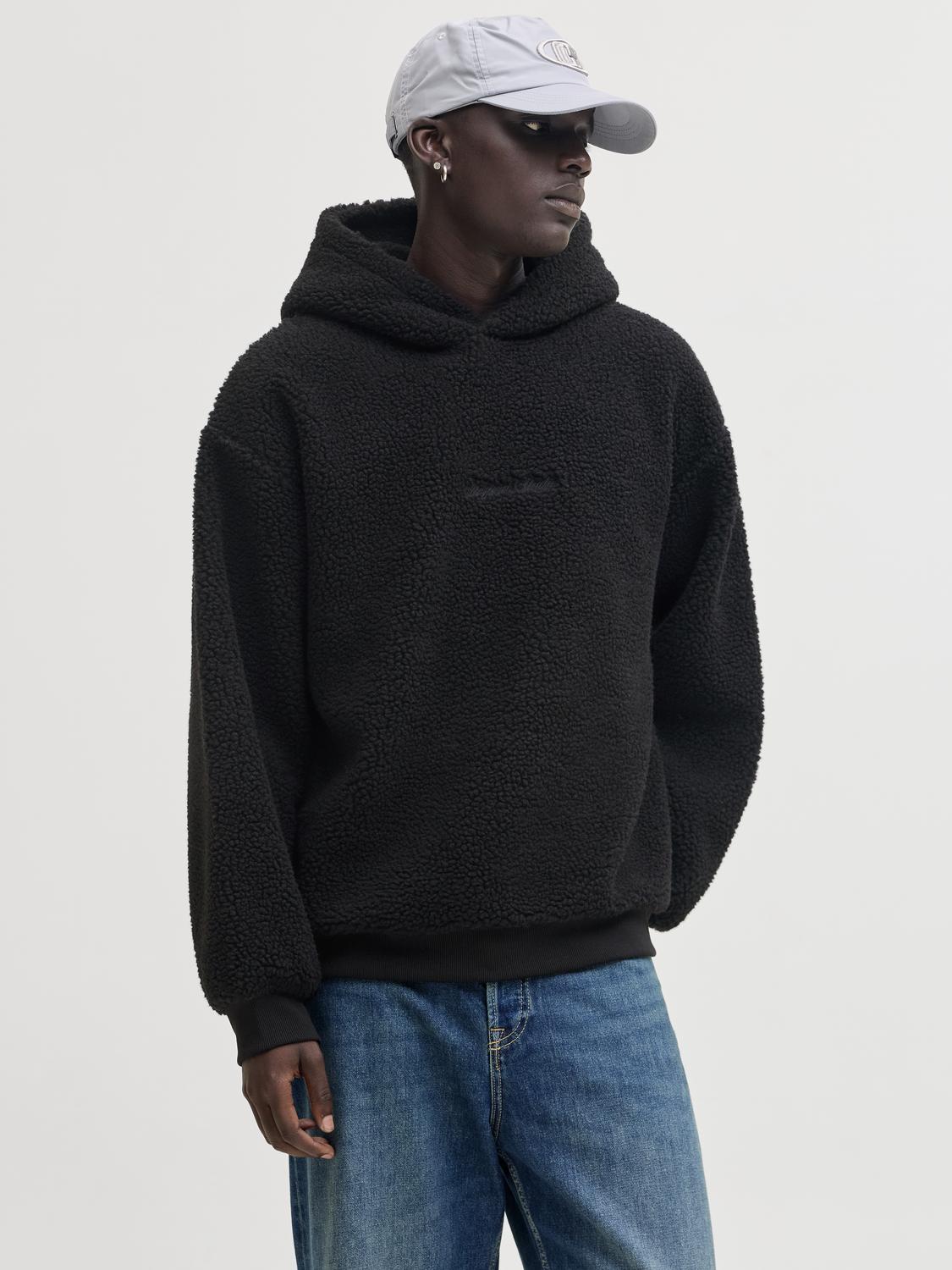model_shot-front