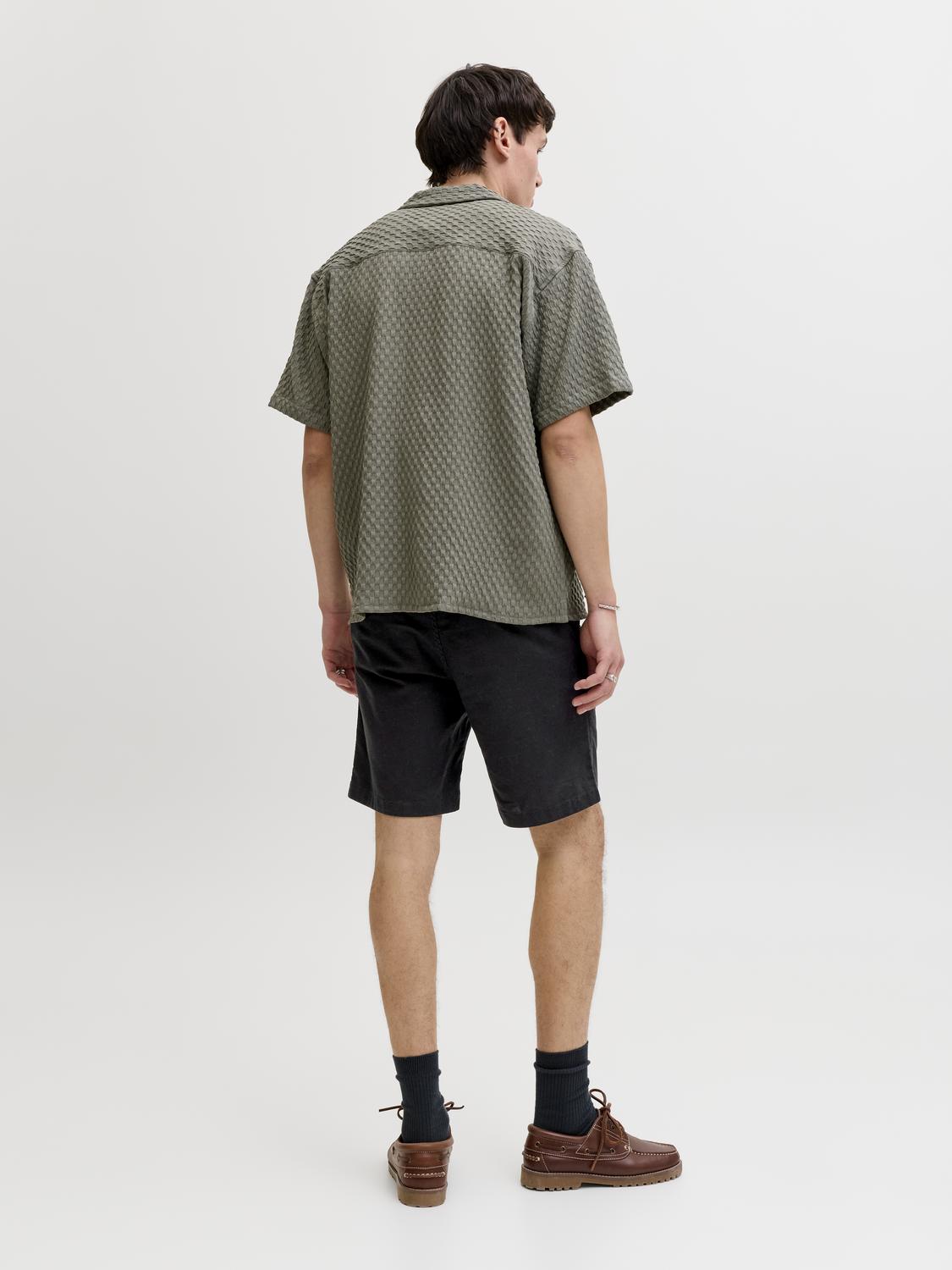model_shot-back