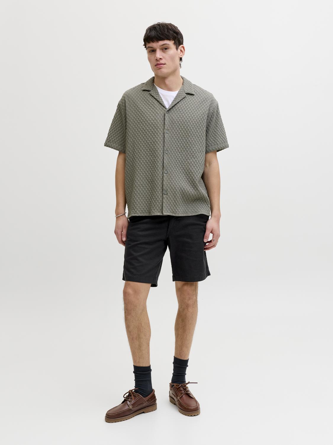 model_shot-front_full