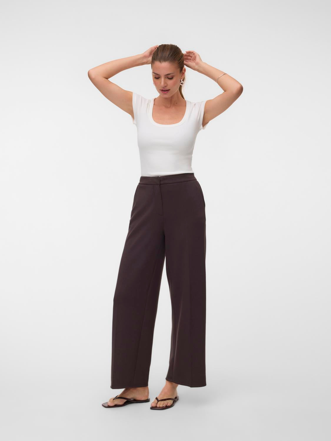 model_shot-front