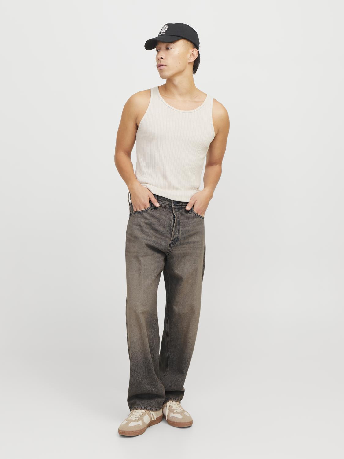 model_shot-front_full