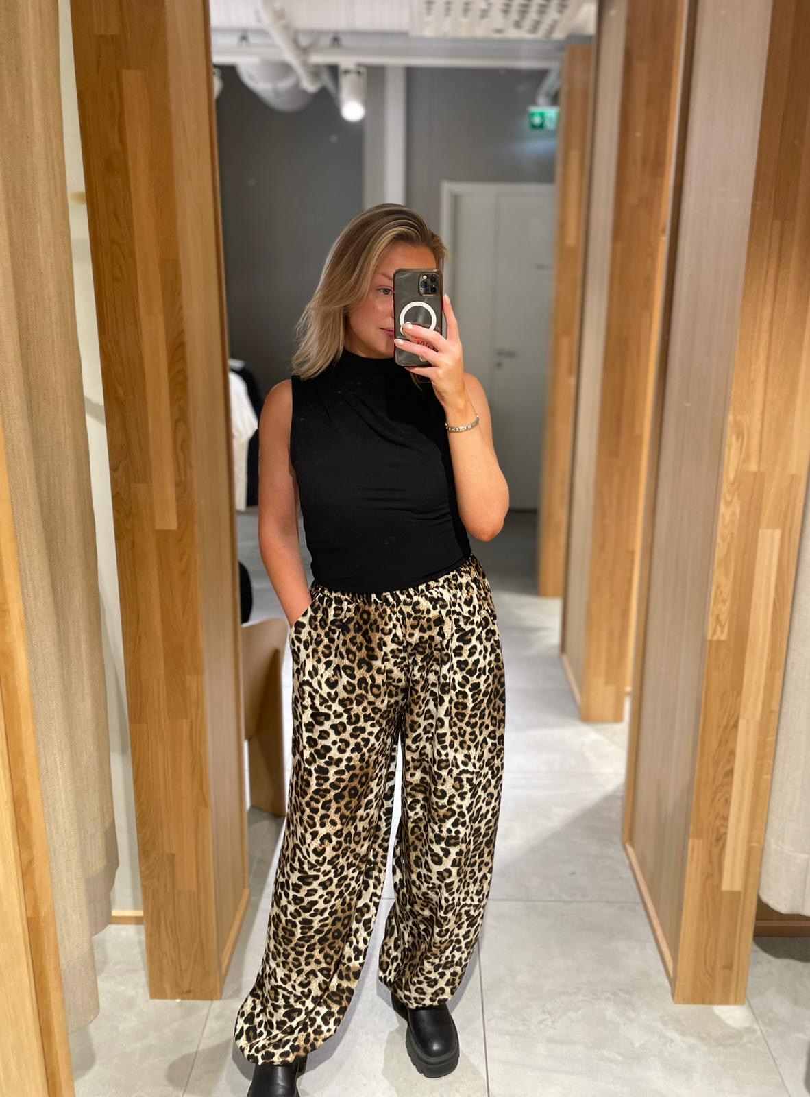 NMBEYA Trousers - Birch