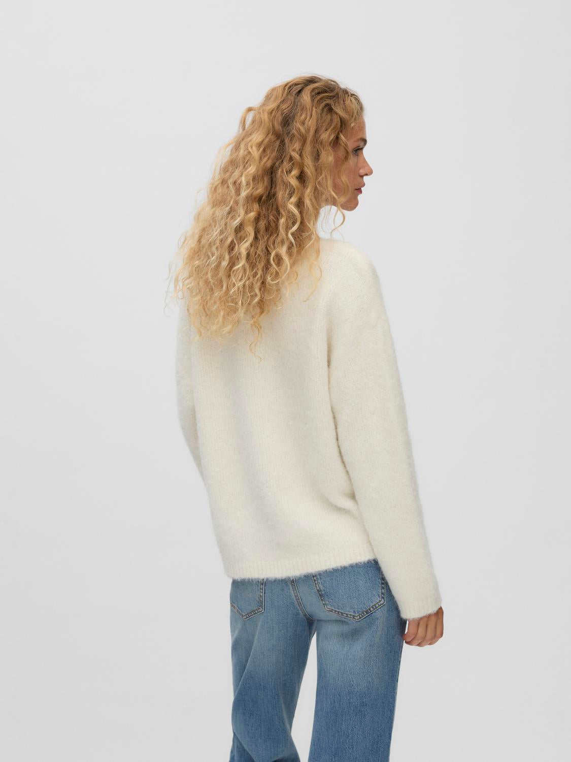 model_shot-back