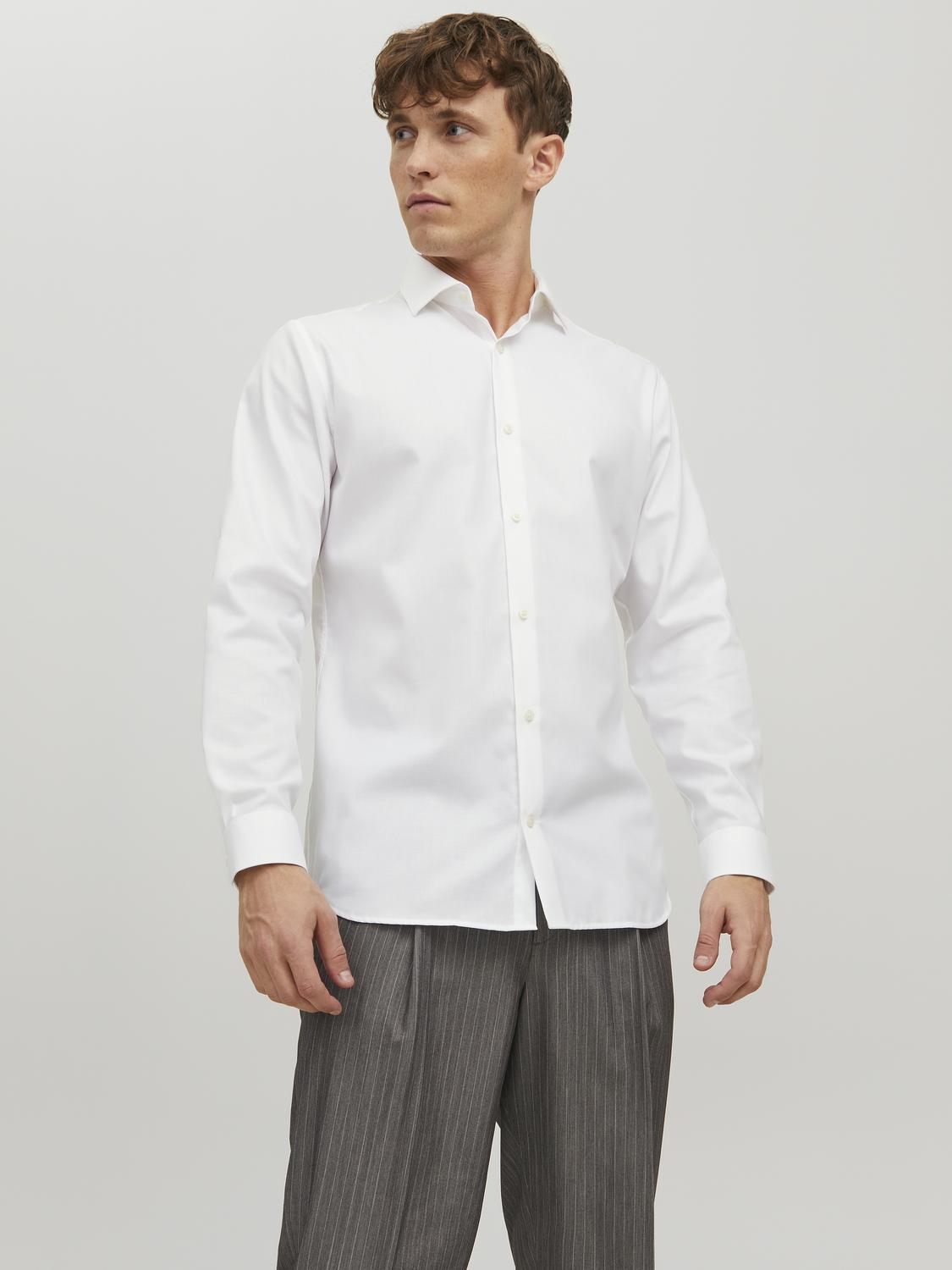 model_shot-front