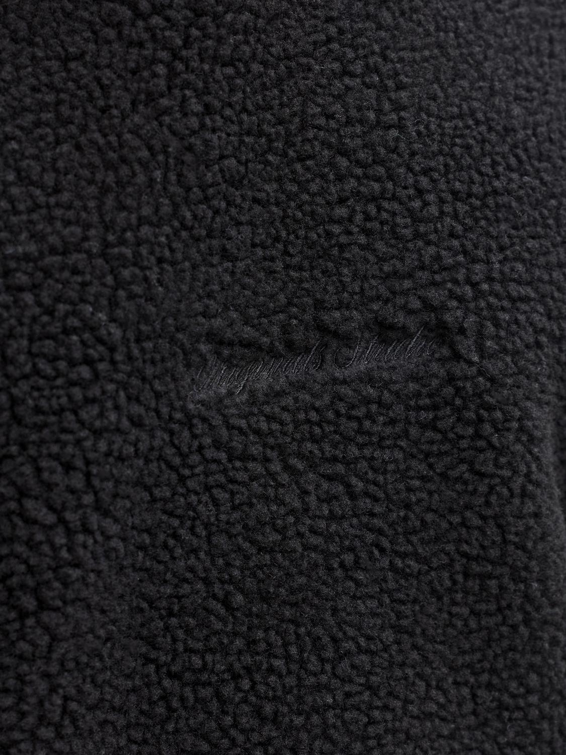 model_shot-detail