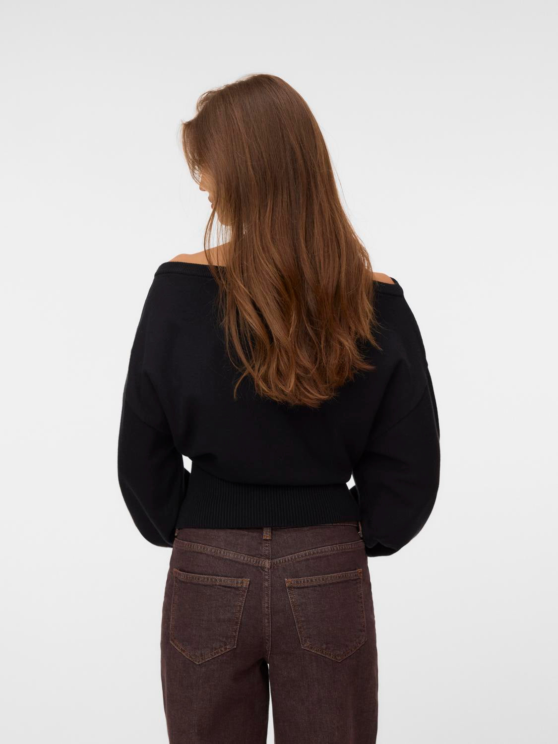 model_shot-back