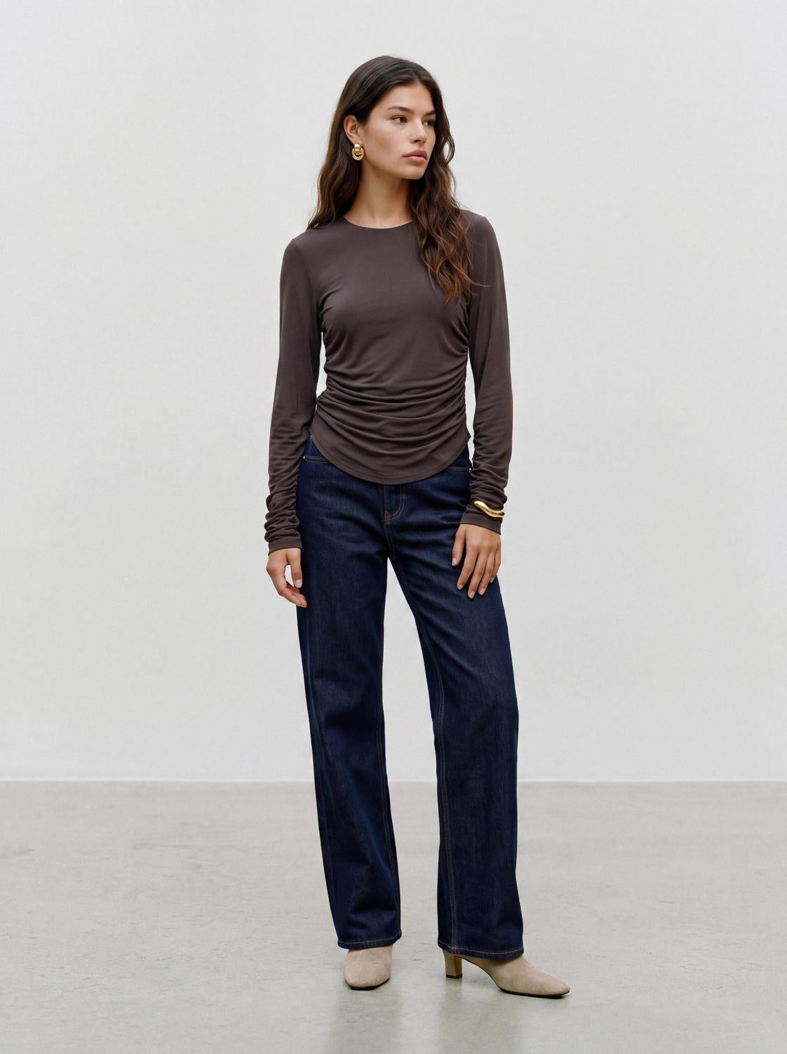 model_shot-front