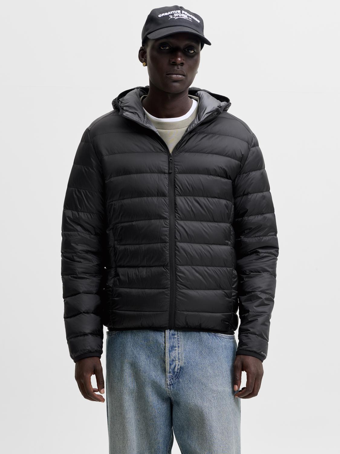 model_shot-front