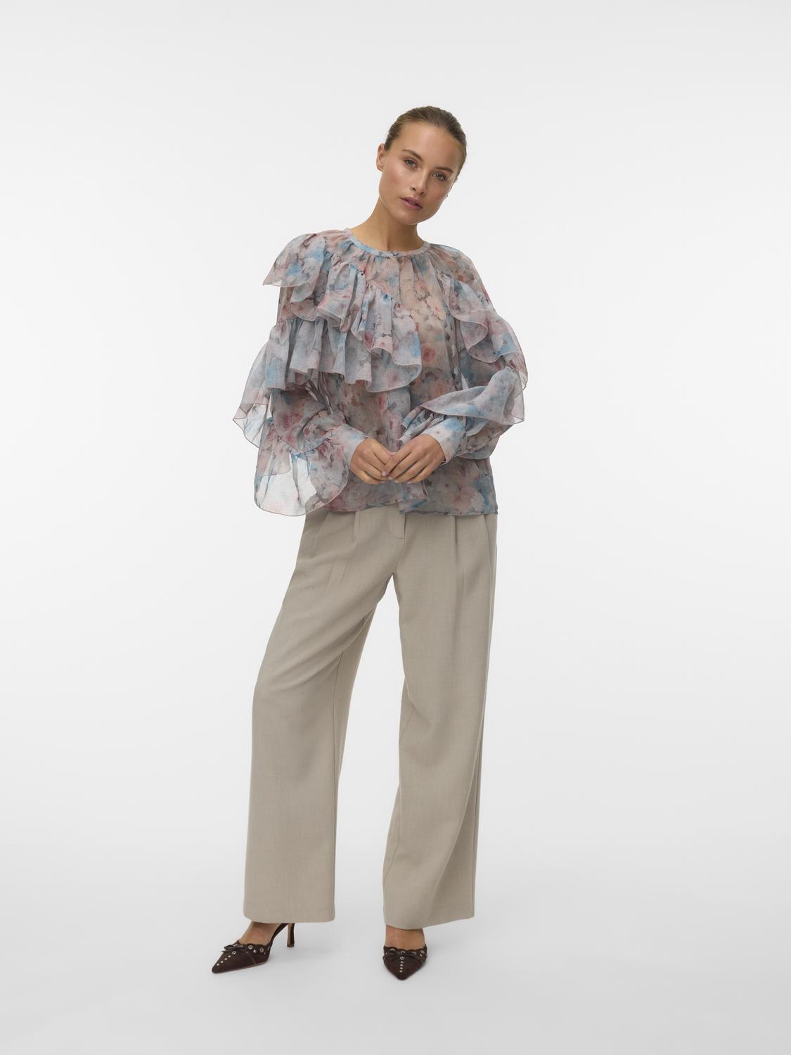 model_shot-front