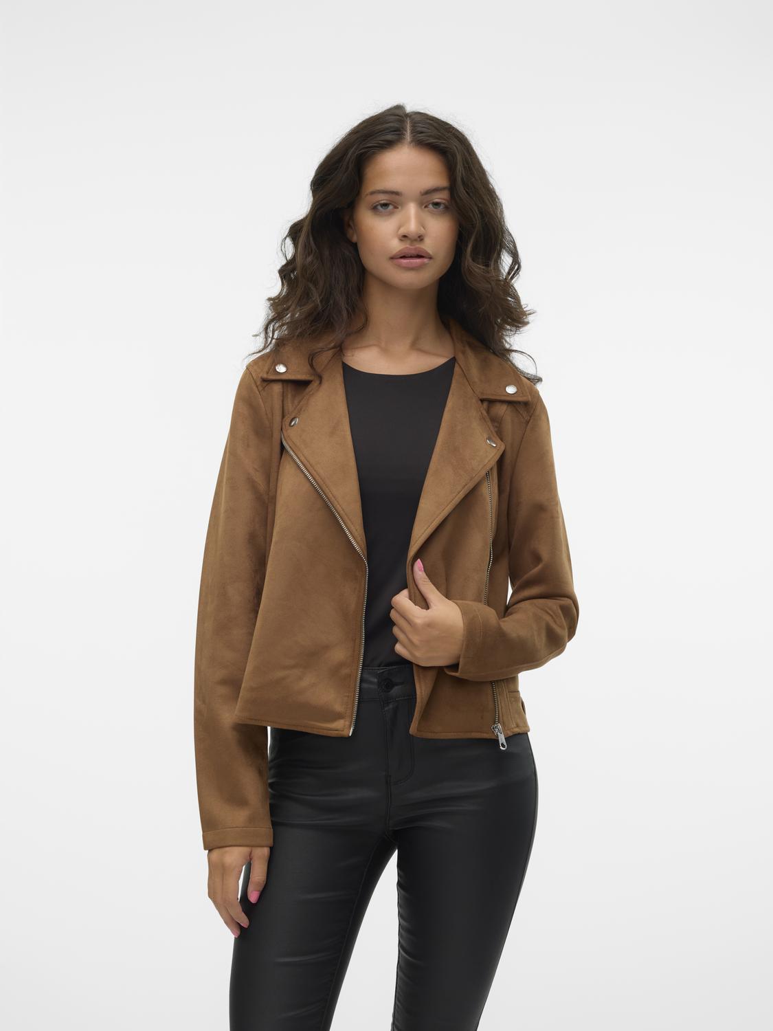model_shot-front