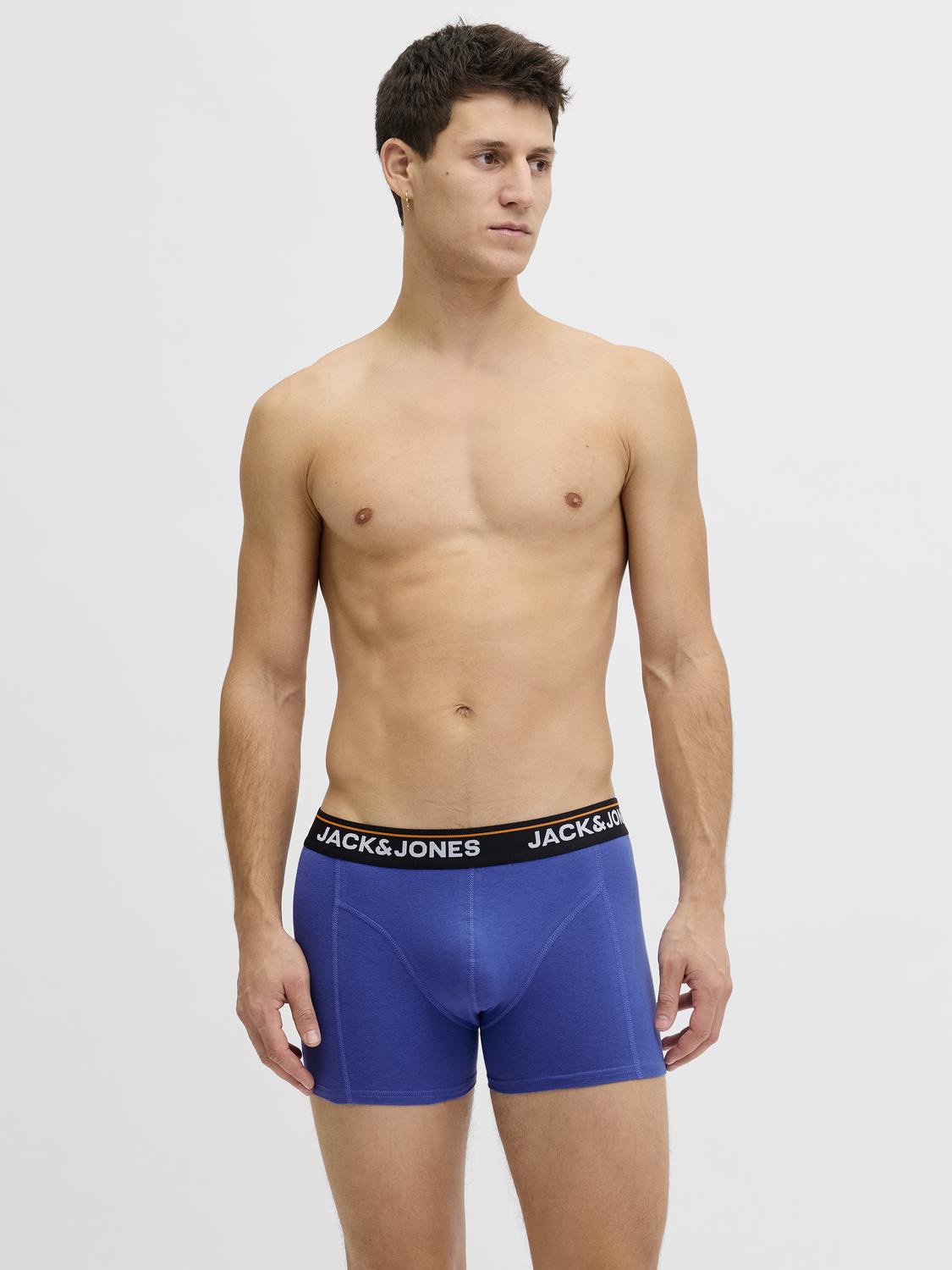model_shot-detail