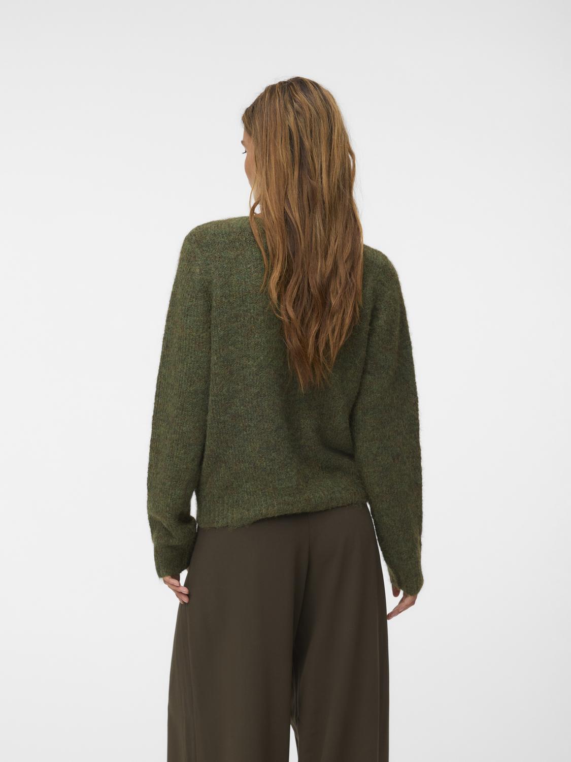 model_shot-back