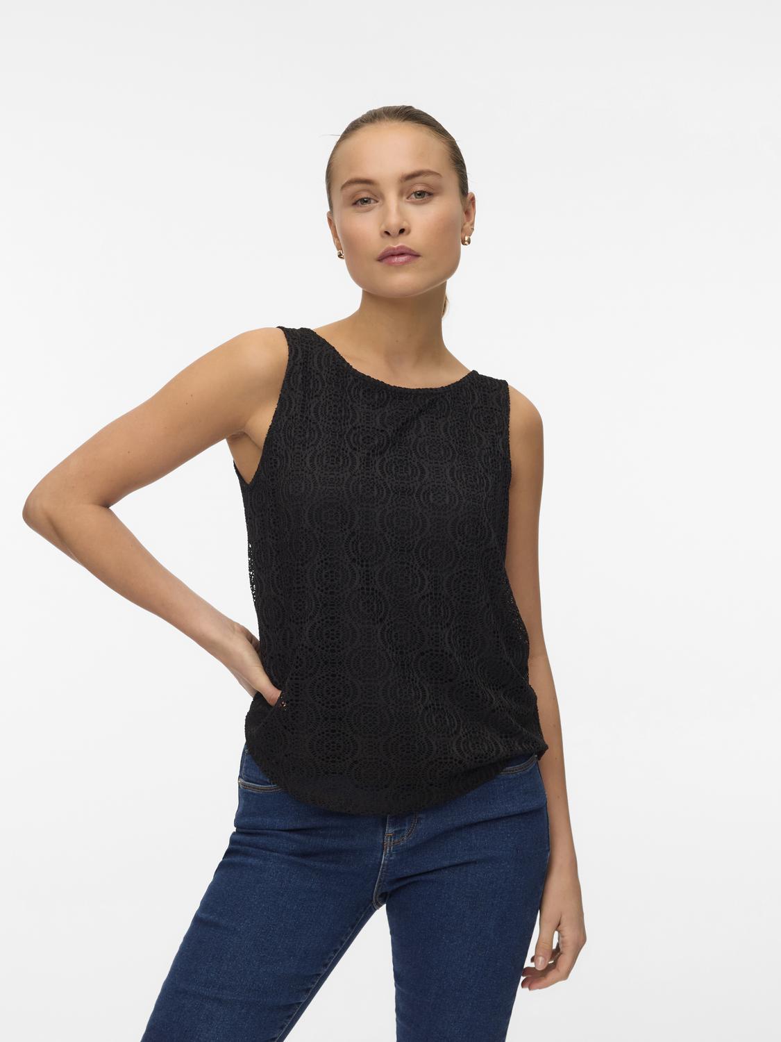 model_shot-front