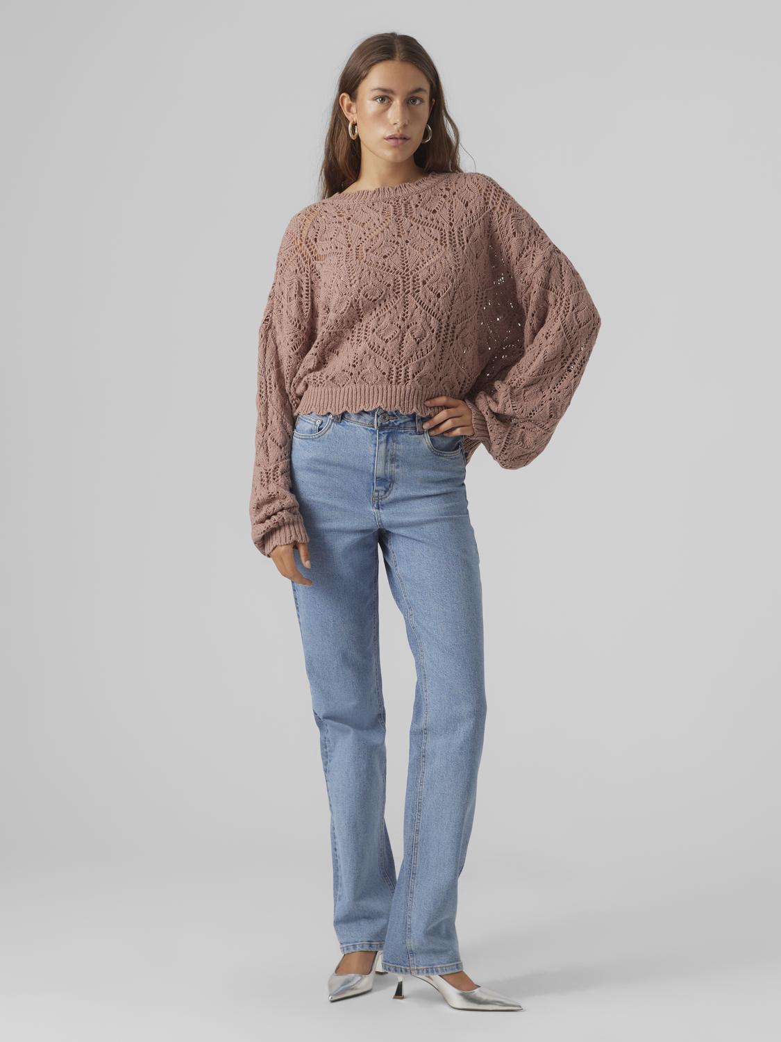 model_shot-front_full