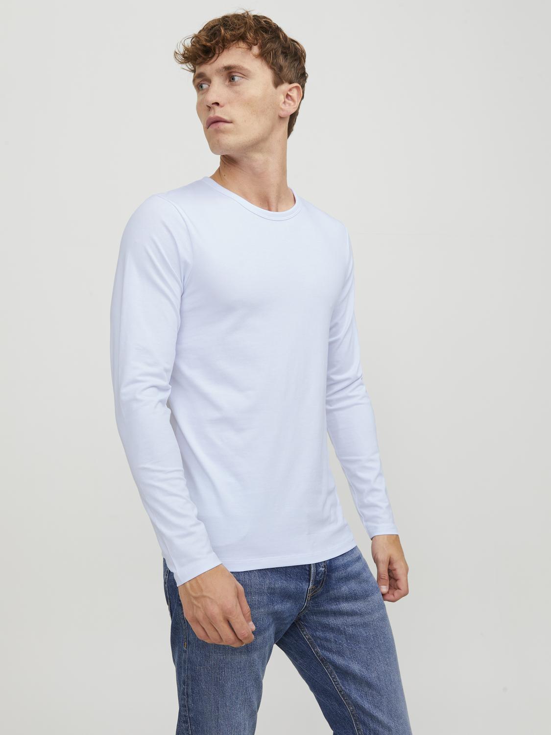 model_shot-front