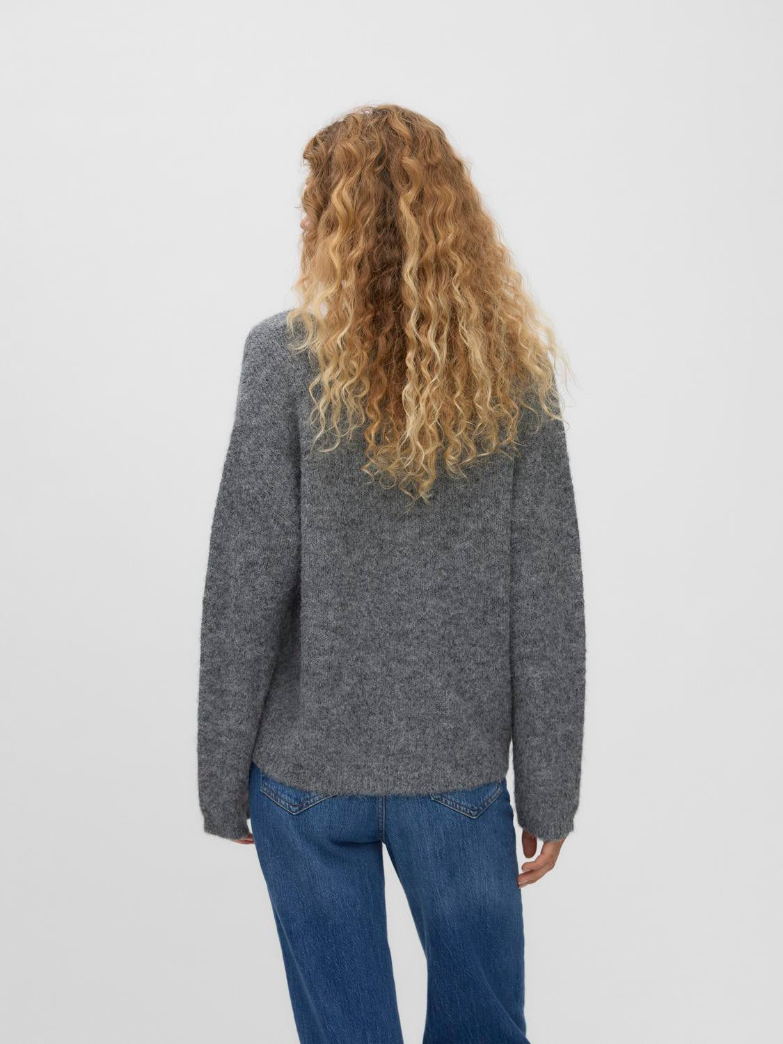 model_shot-back