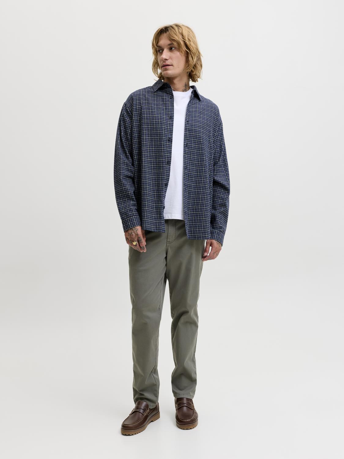 model_shot-front_full