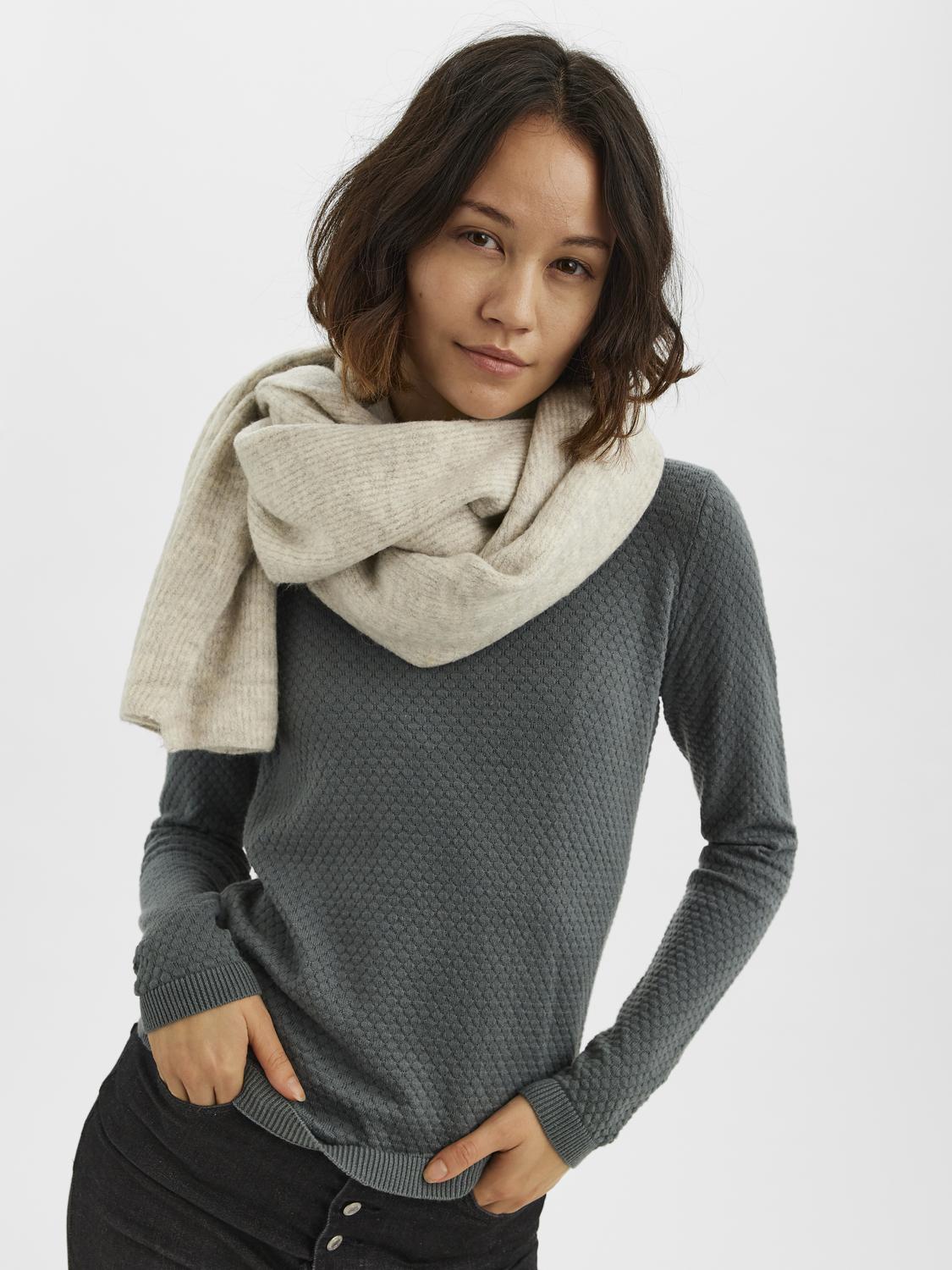 model_shot-front