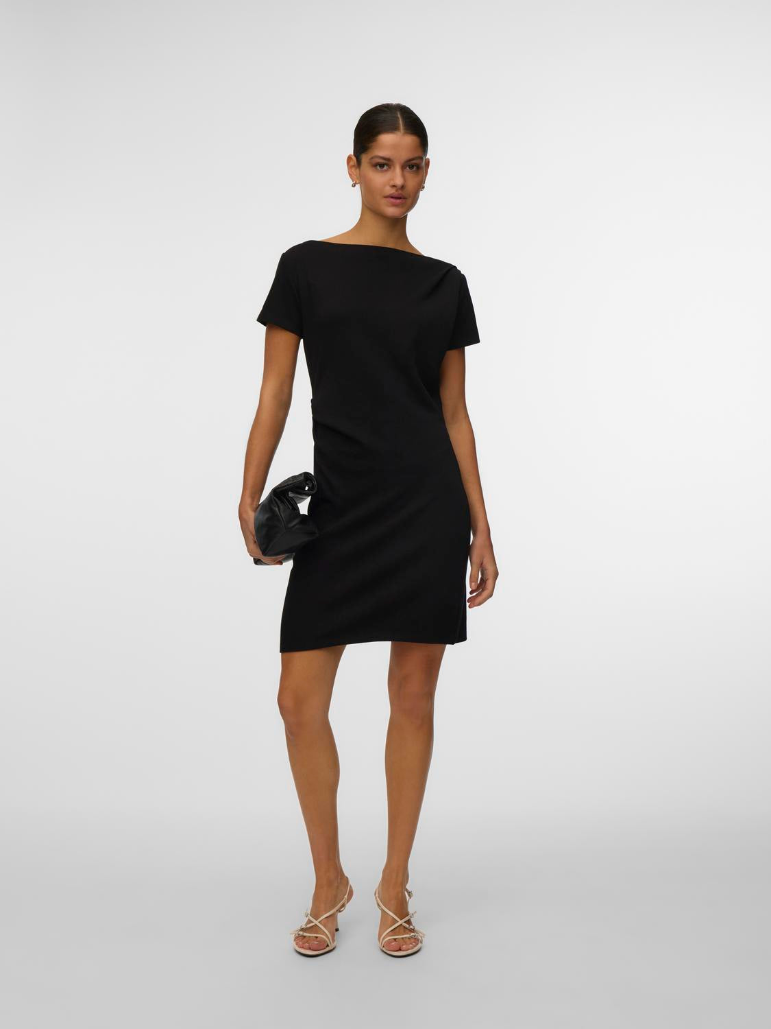 model_shot-front