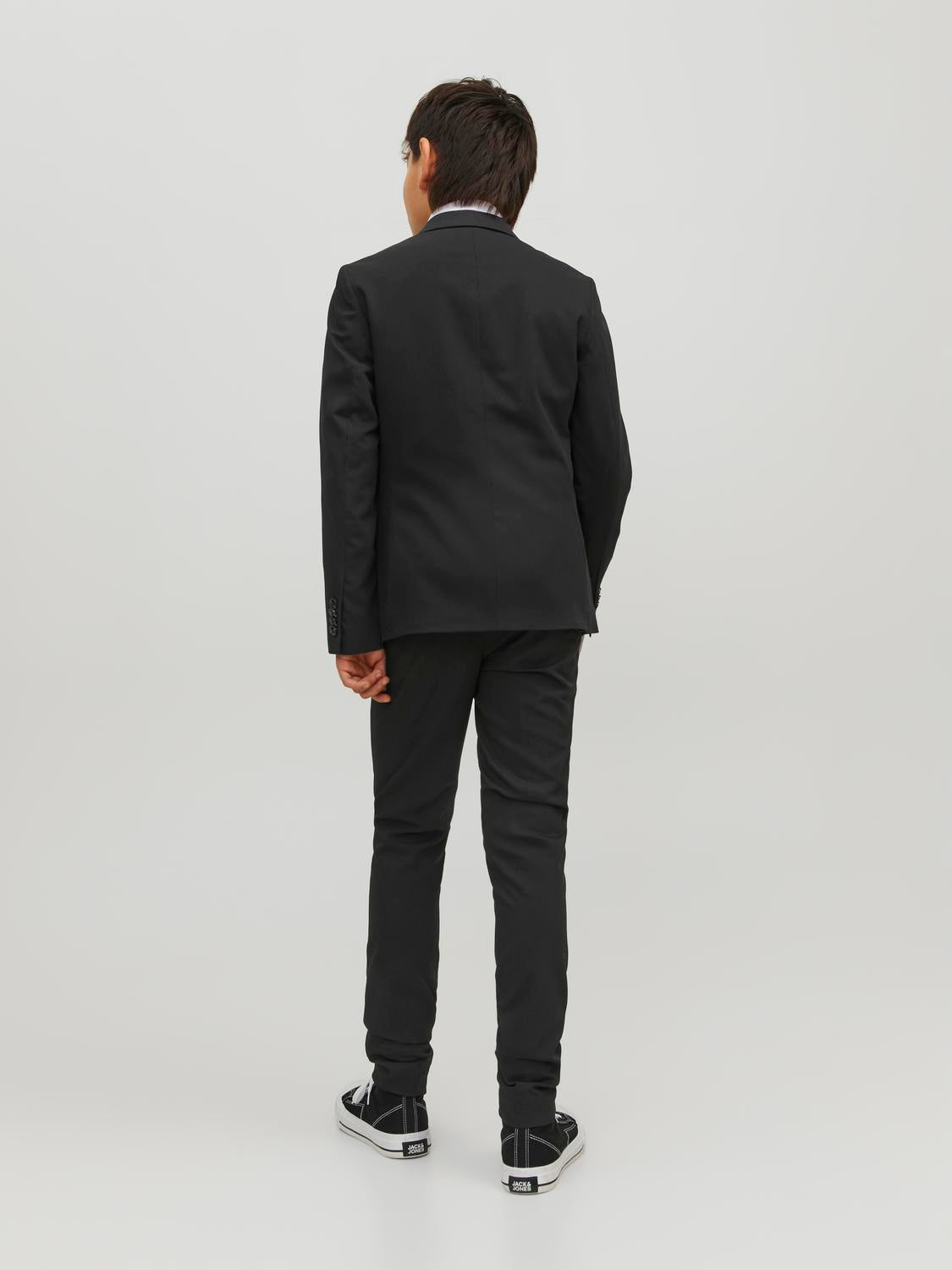 model_shot-back