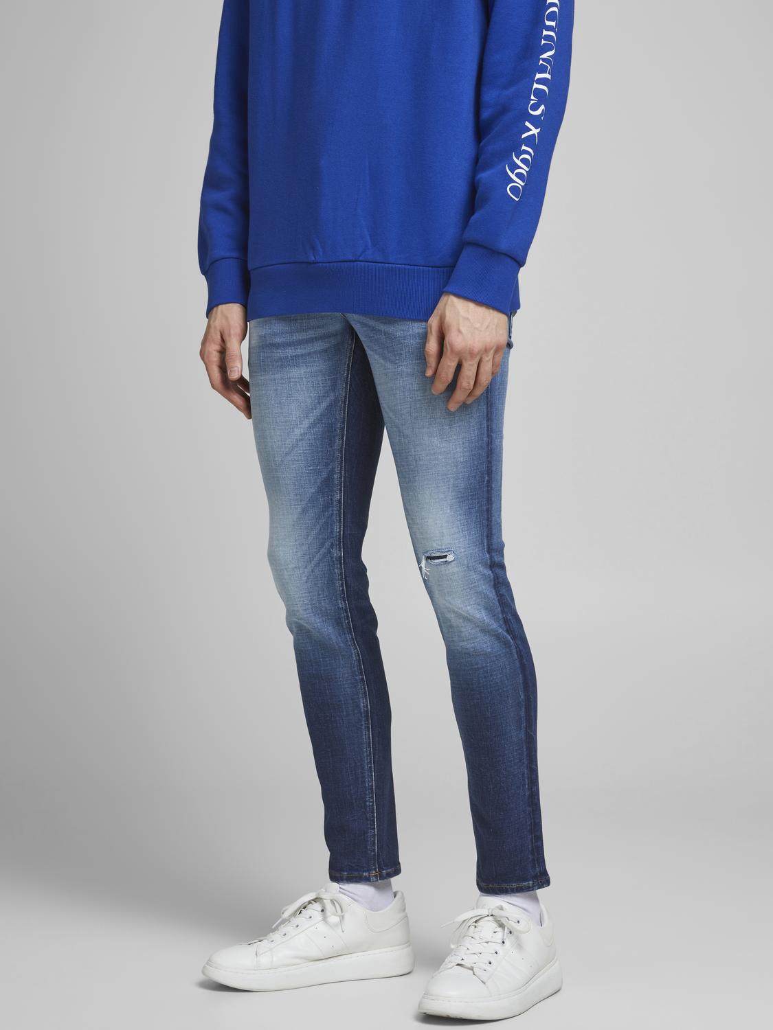 model_shot-front