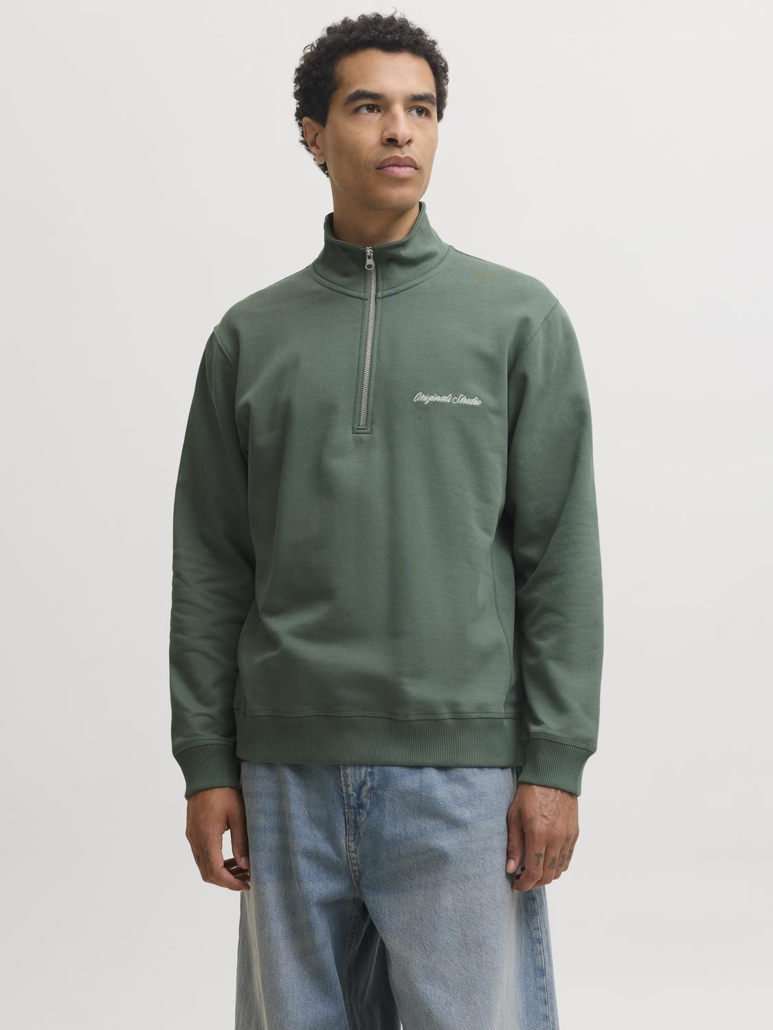 model_shot-front
