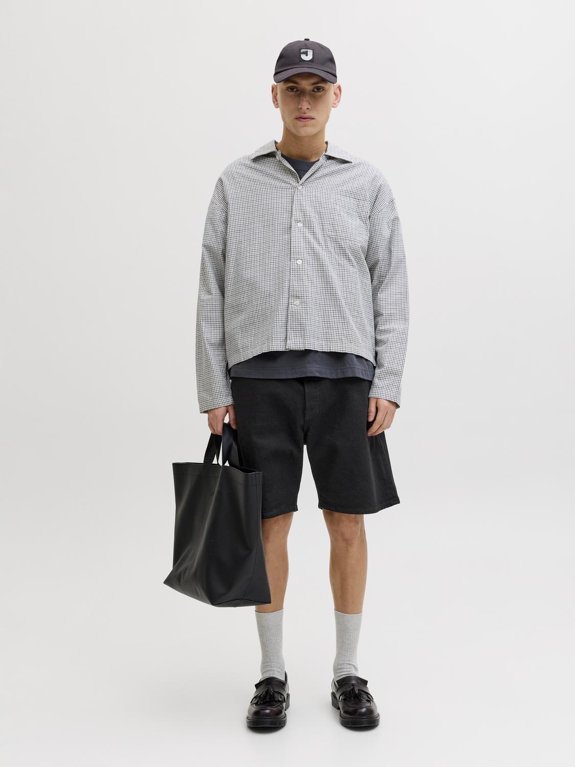 model_shot-front_full