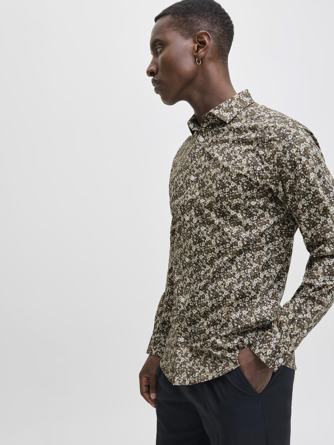 model_shot-creative