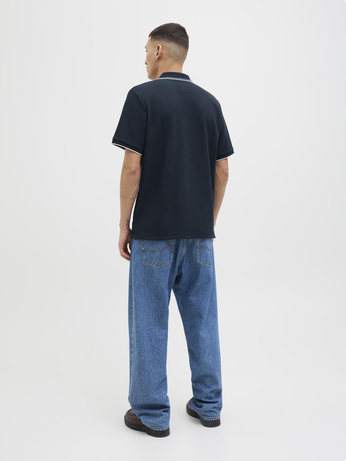 model_shot-back