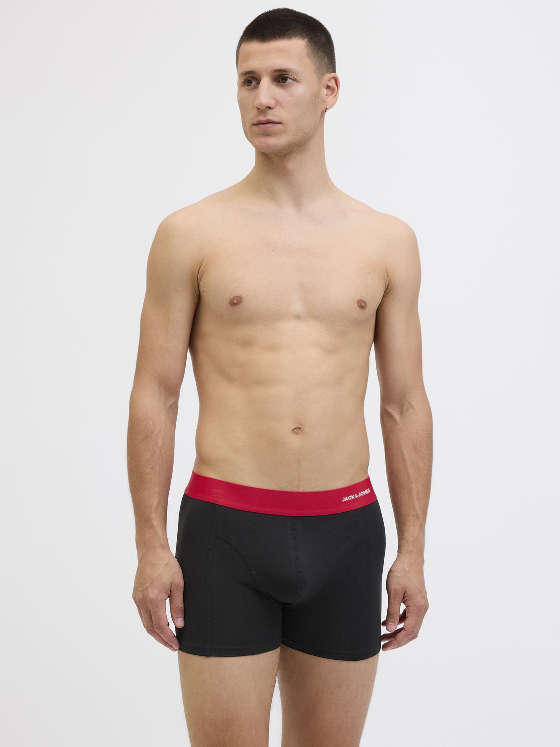 model_shot-front