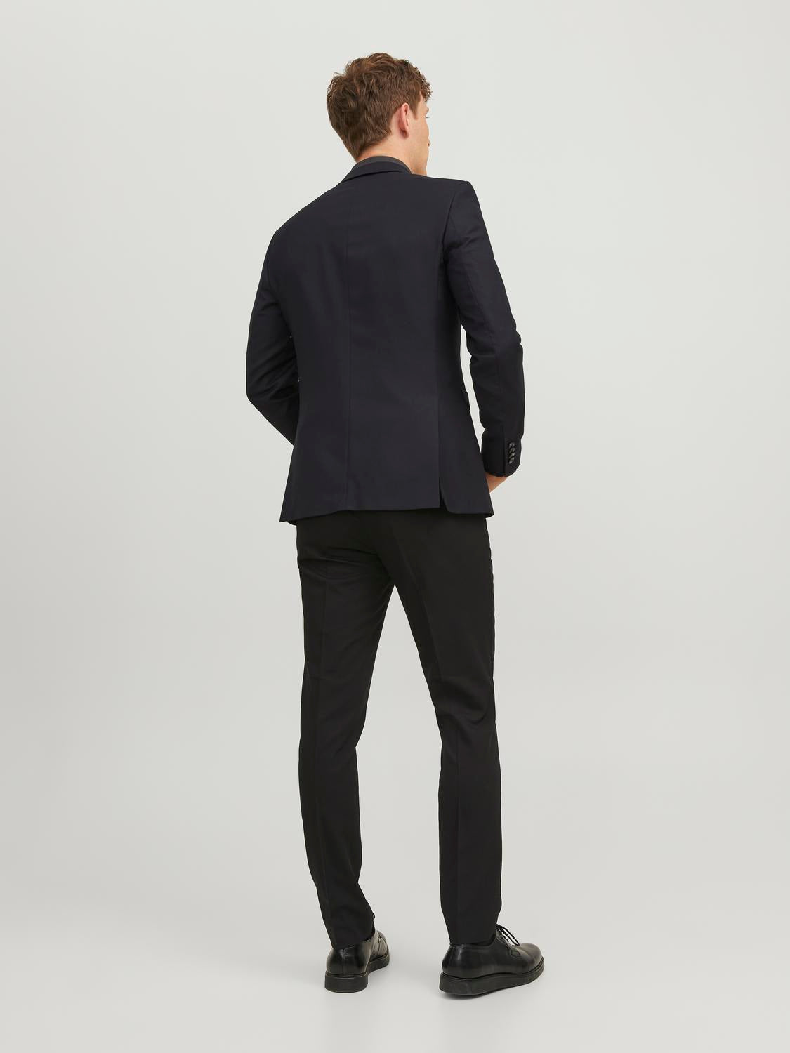 model_shot-back