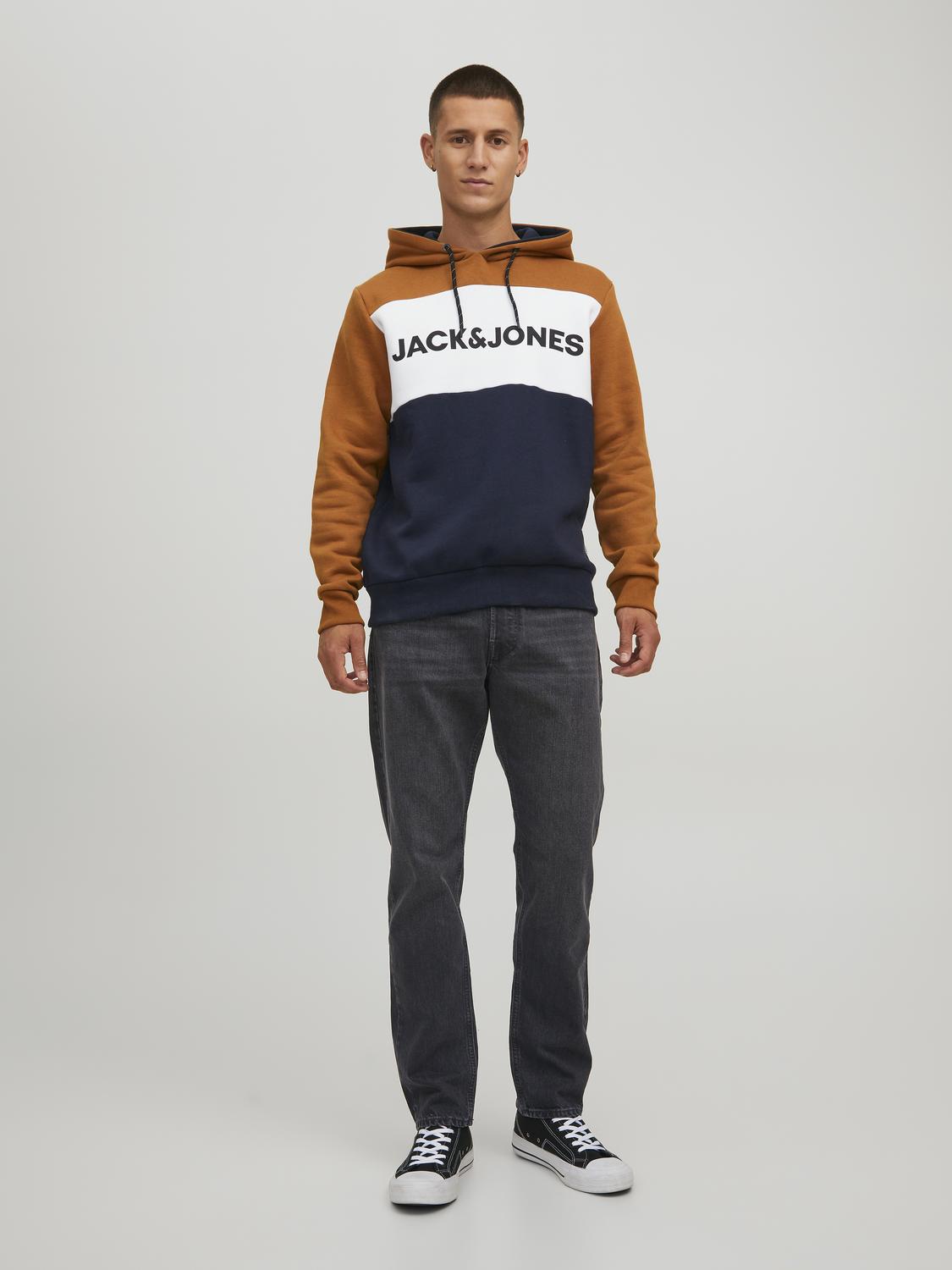 model_shot-front_full