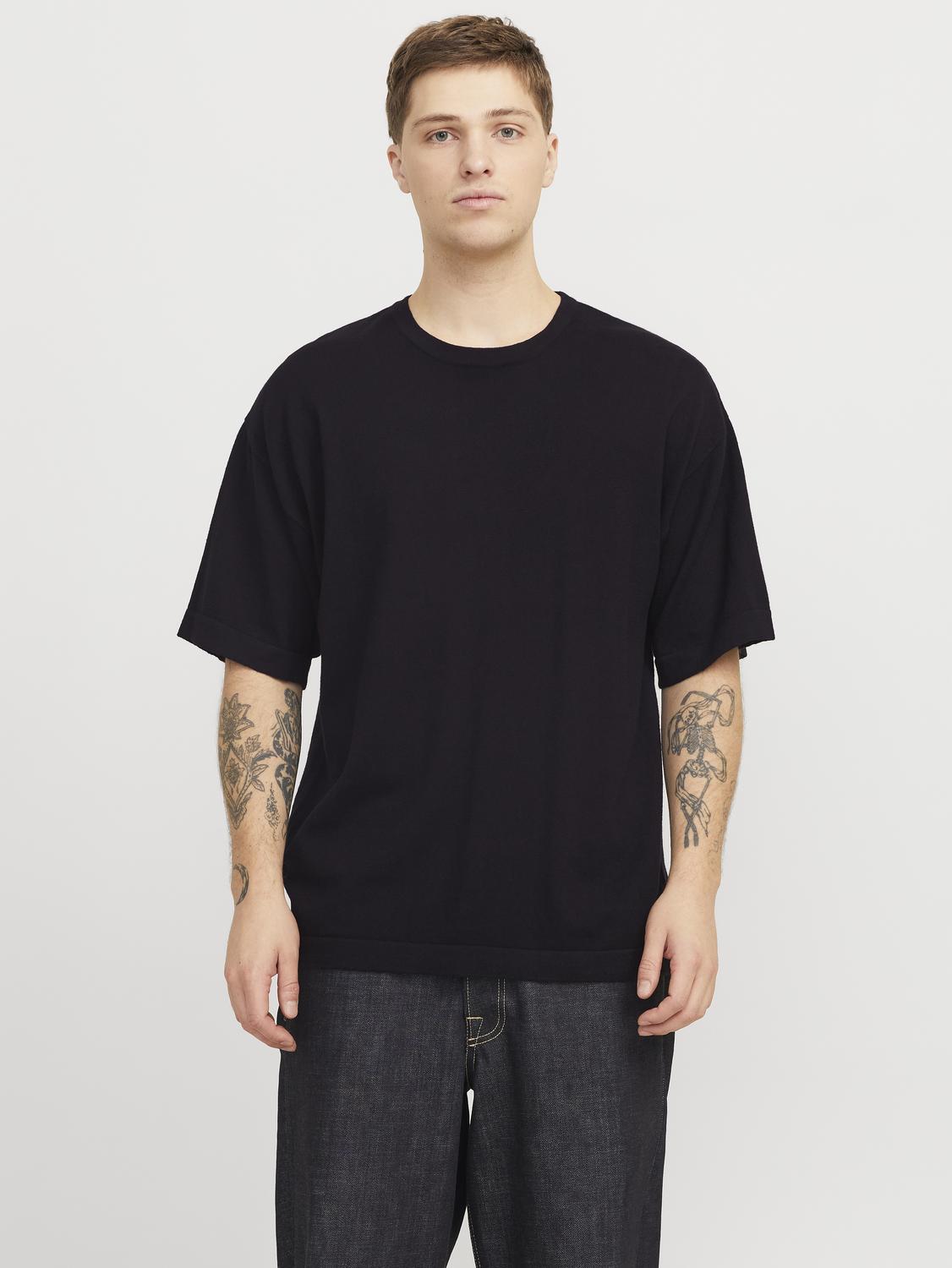 model_shot-front