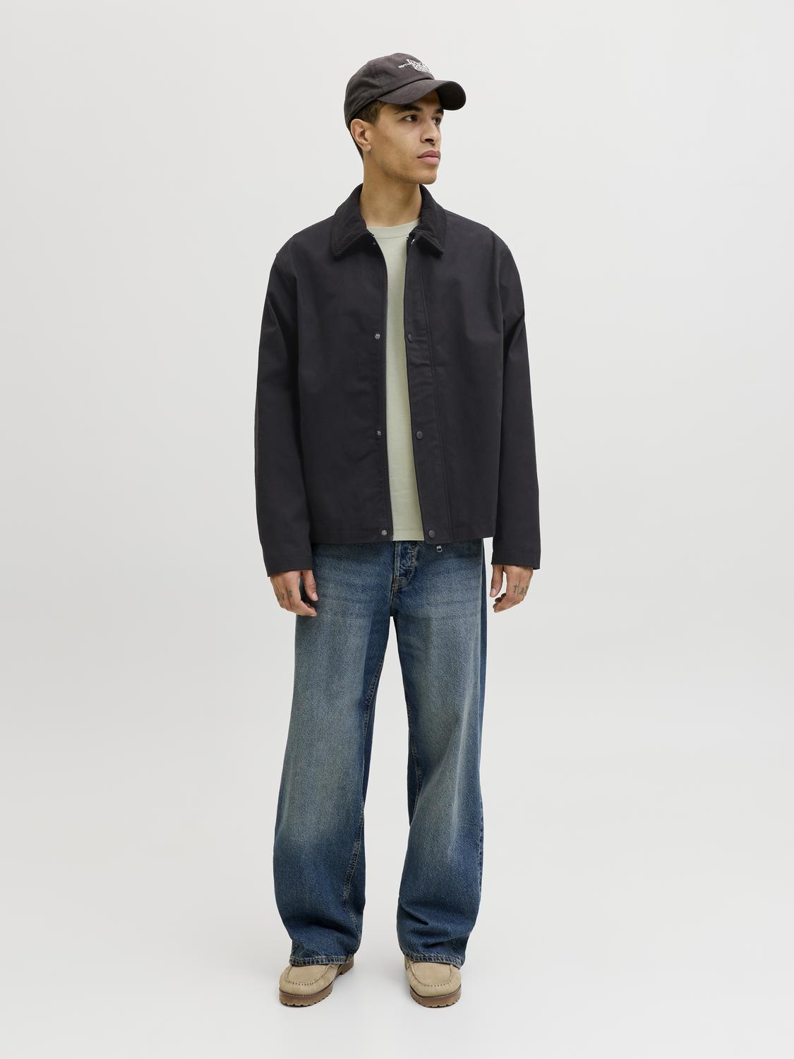 model_shot-front_full
