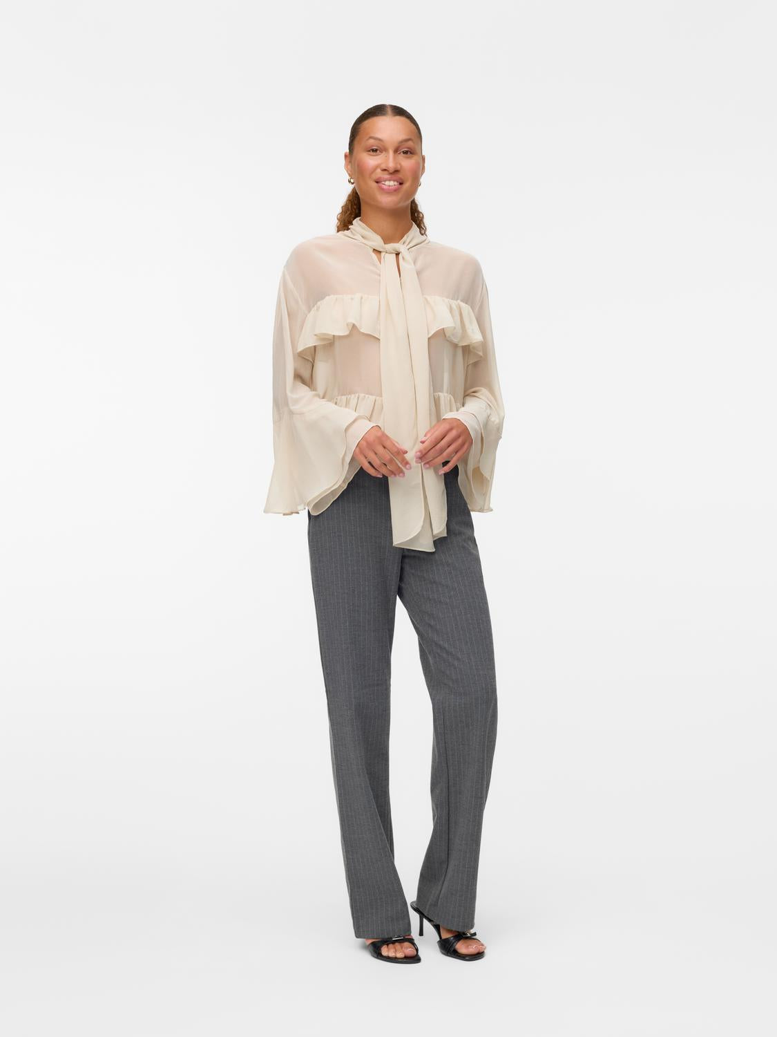 model_shot-front