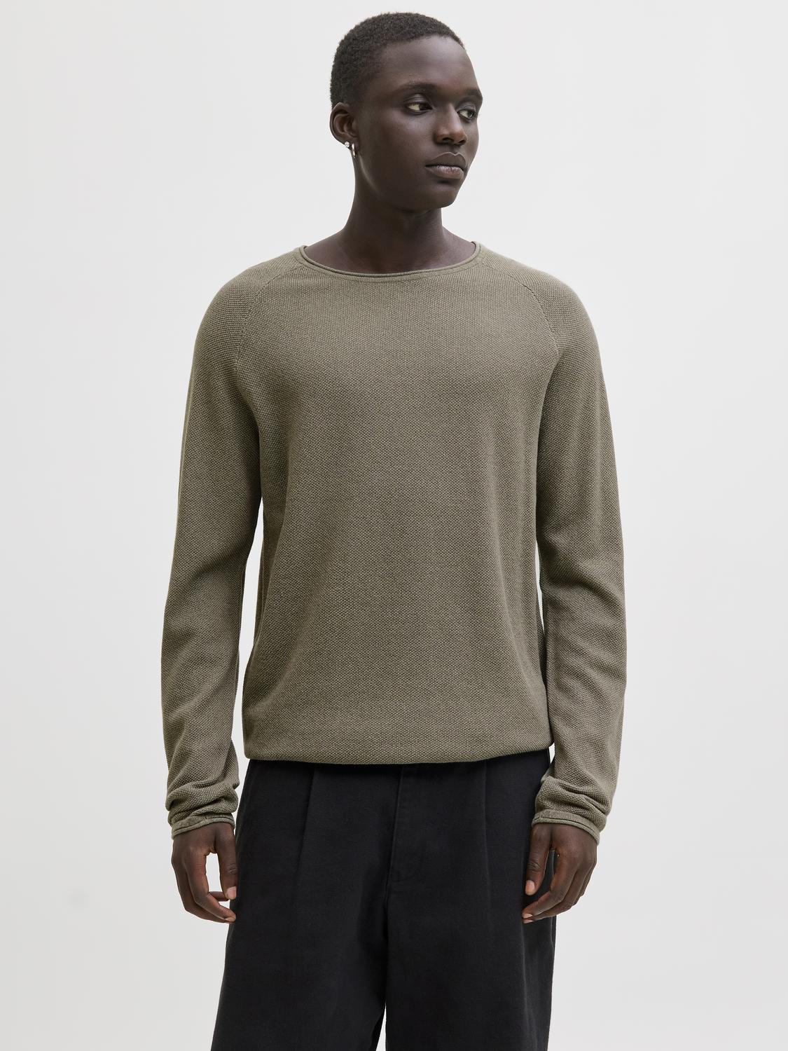 model_shot-front