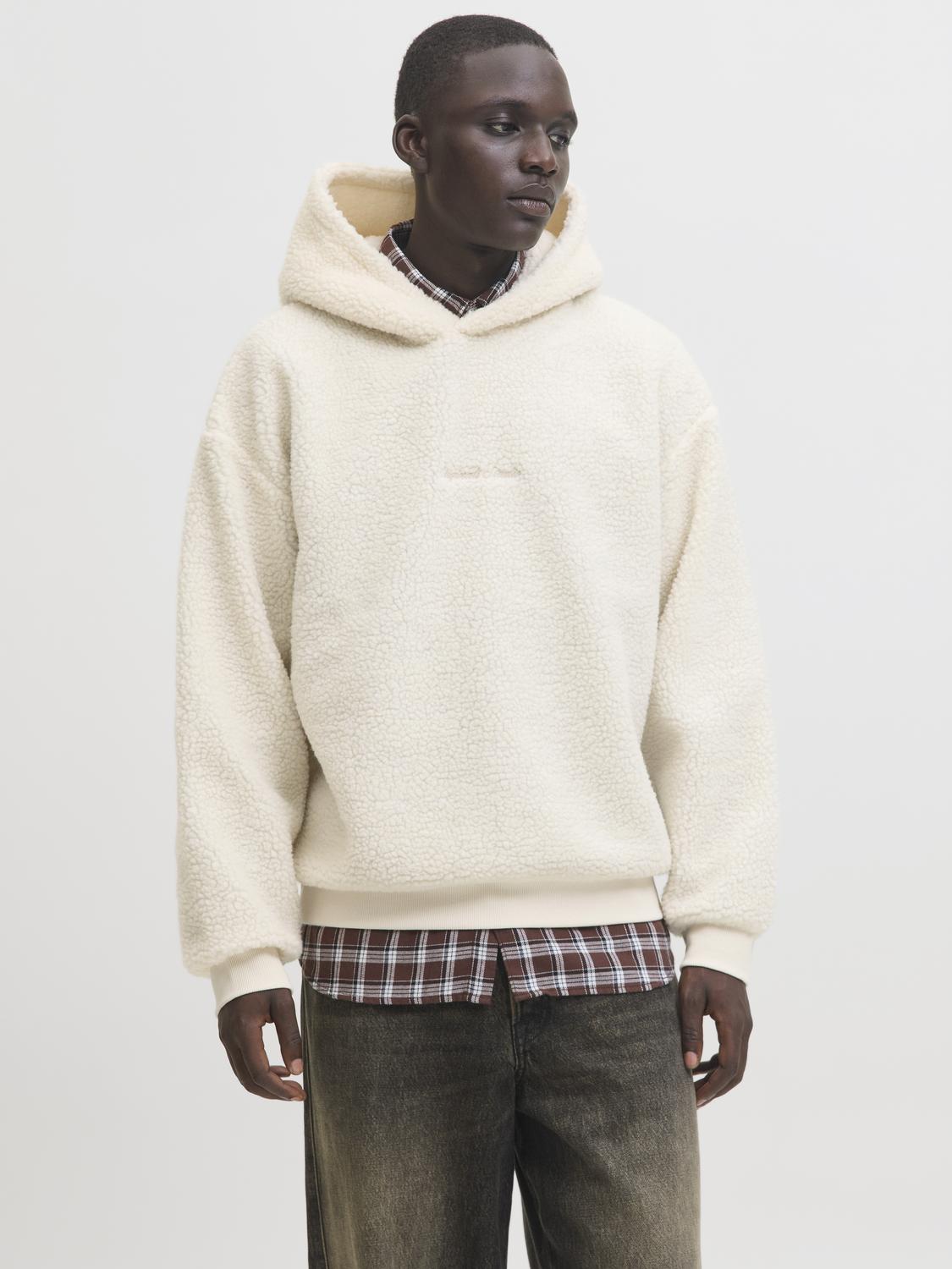 model_shot-front